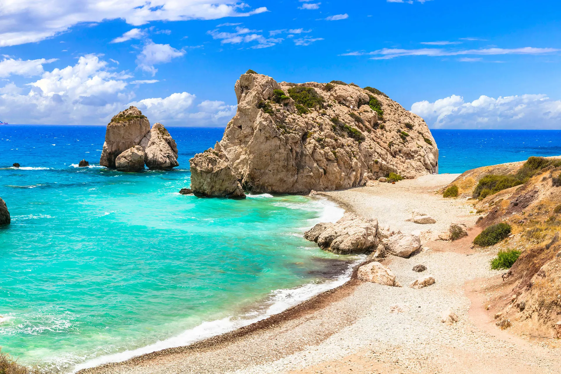 Petra tou Romiou, op ca. 40 minuten afstand