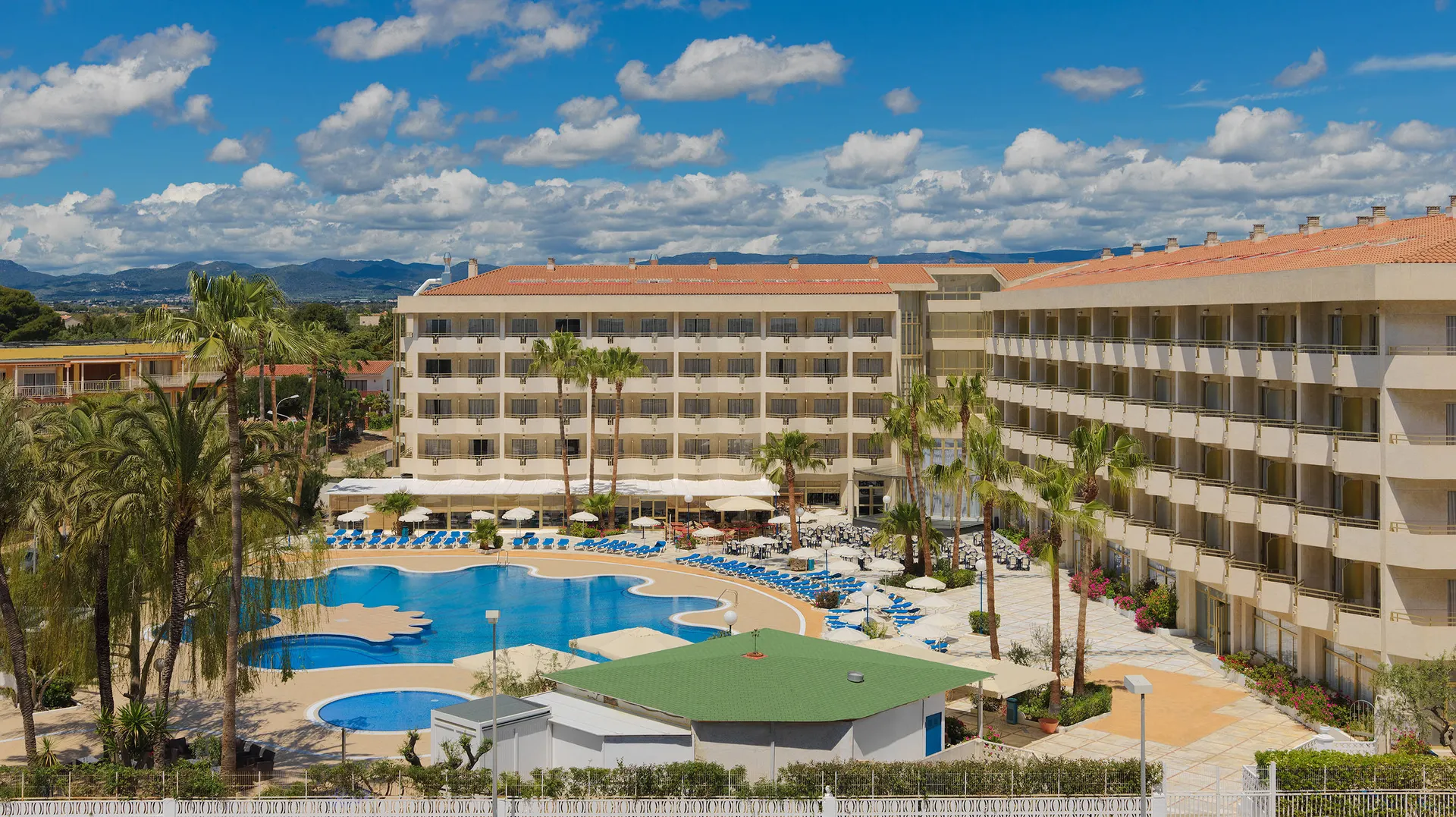 Online bestellen: Hotel H10 Cambrils Playa