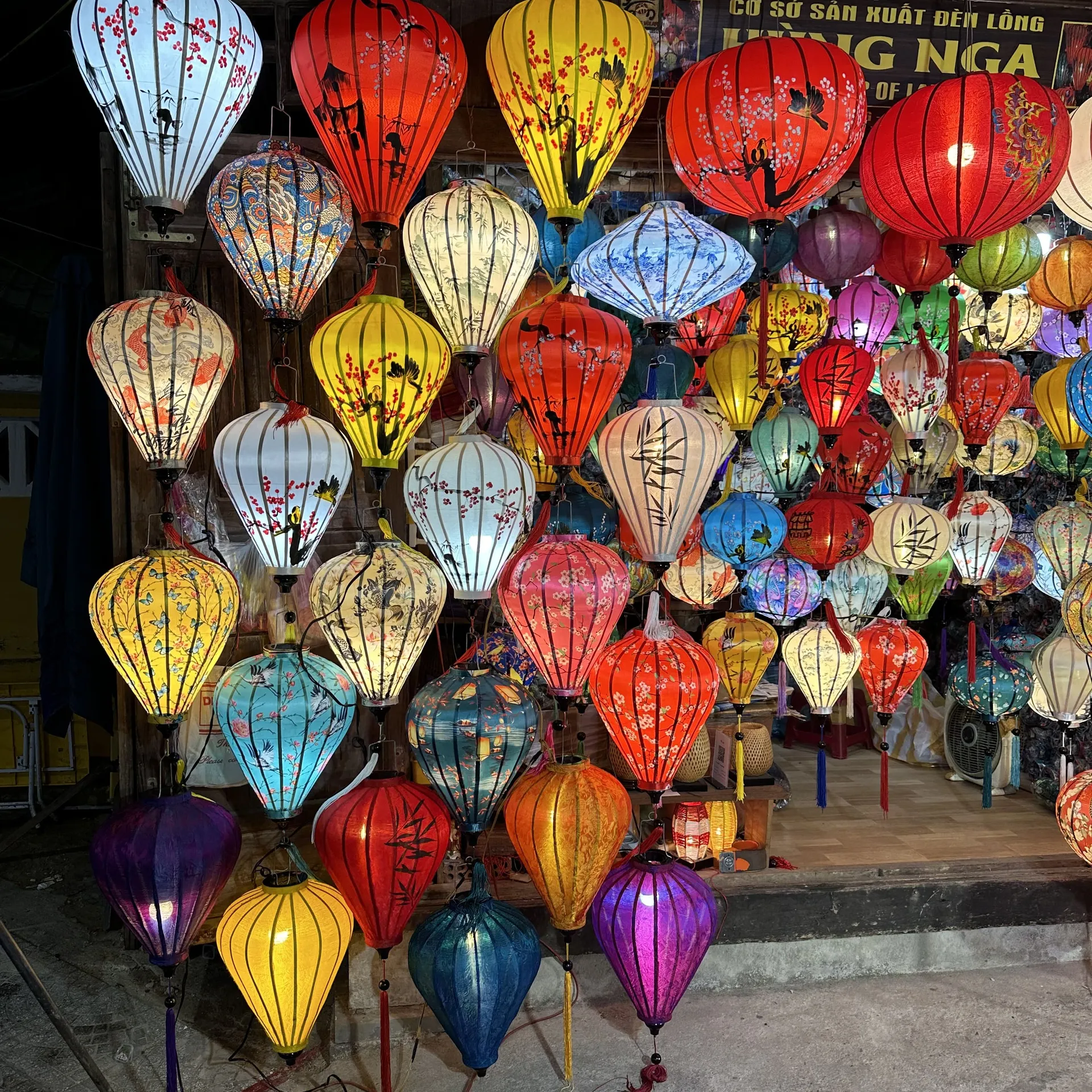 Lampions Hoi An | Individuele rondreizen Vietnam | de Jong Intra Vakanties. Foto Nathalie Sneepels