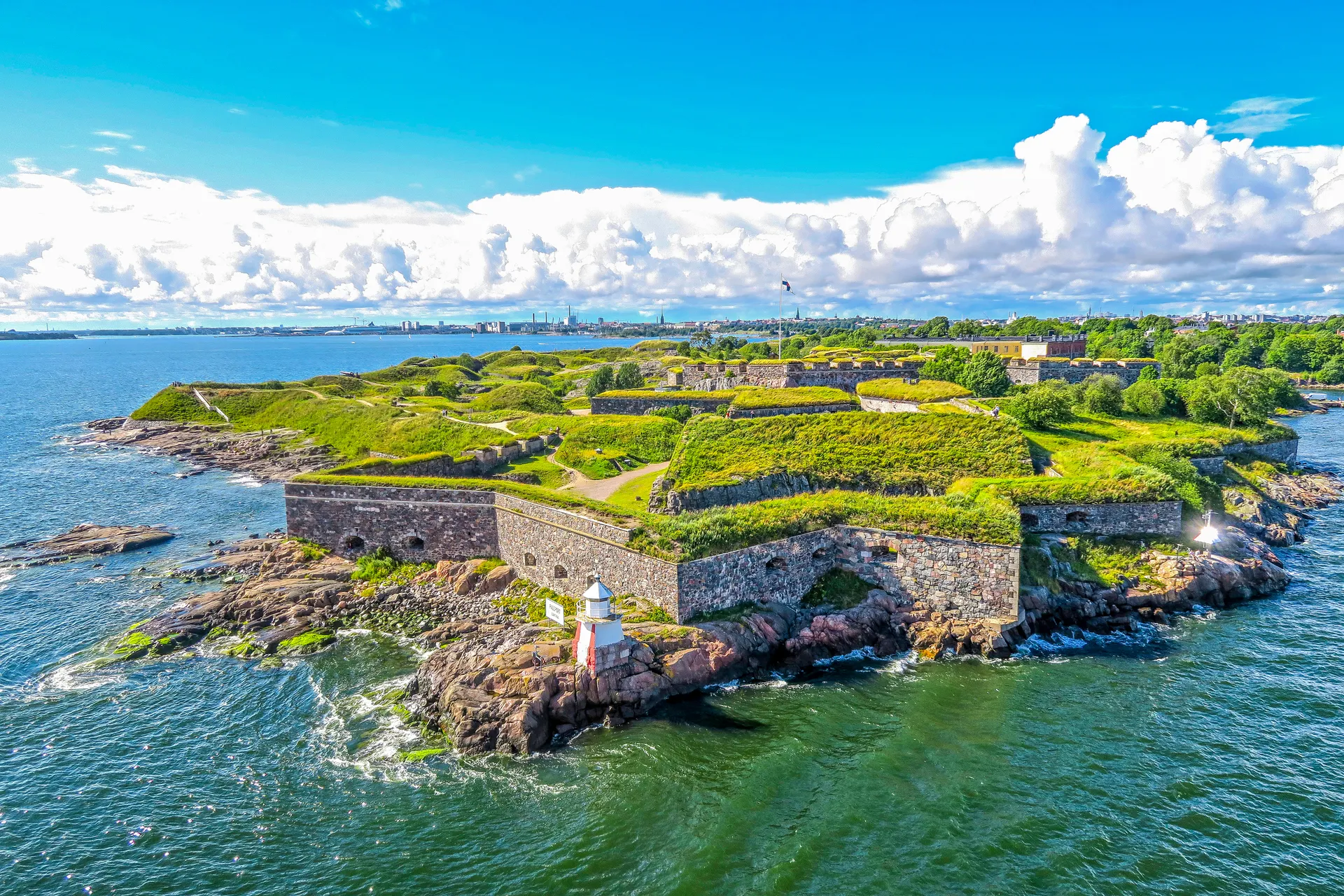 Stedentrip Helsinki, Suomenlinna, Helsinki, Finland | de Jong Intra Vakanties