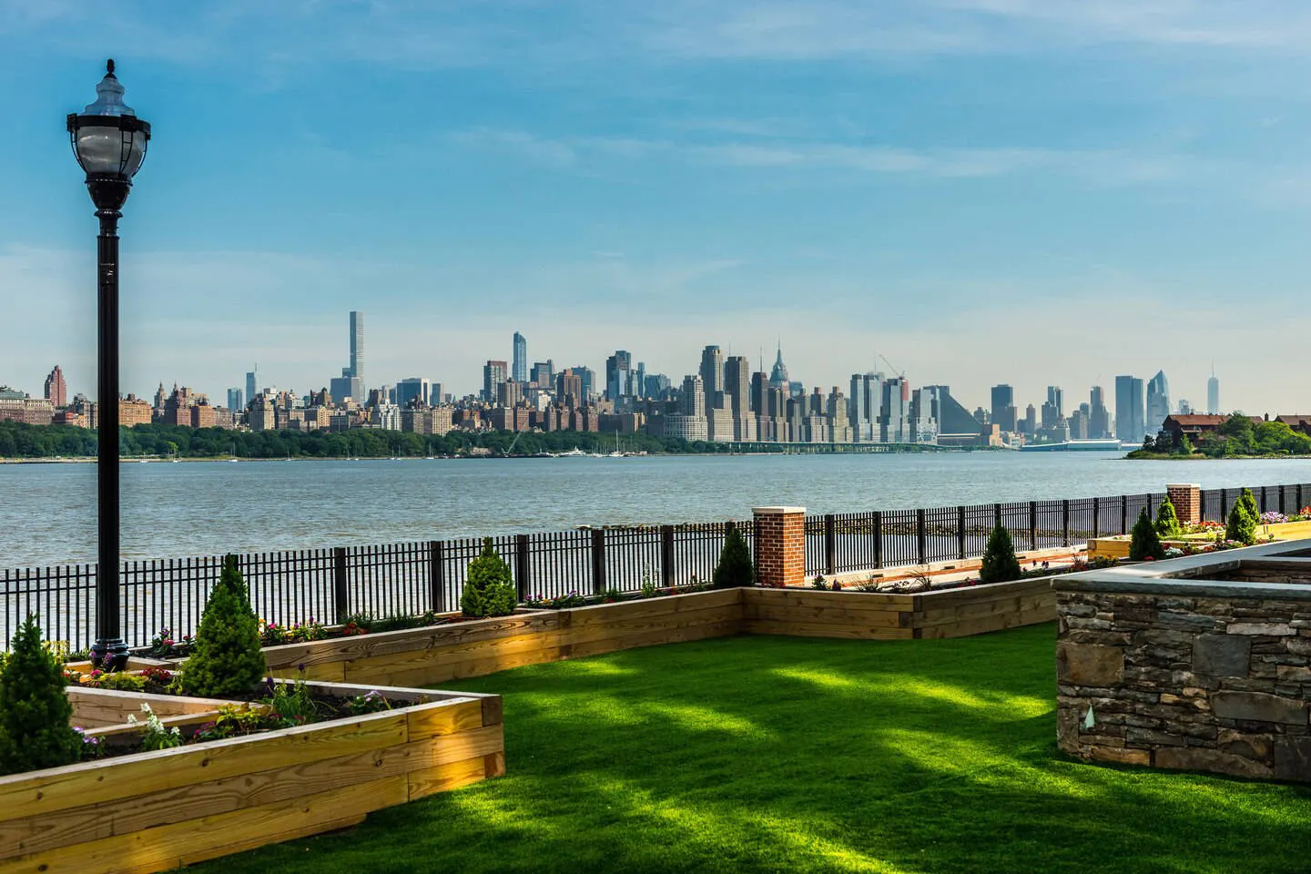 hotel-courtyard-edgewater-nyc-area