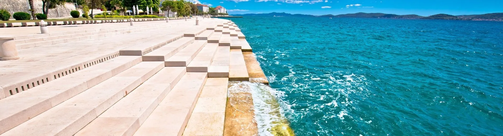 Zee-orgel van Zadar. Toeristische attractie: een muziekinstrument dat wordt aangedreven door de onderwaterstroming van de zee, Zadar, Kroatië | de Jong Intra Vakanties