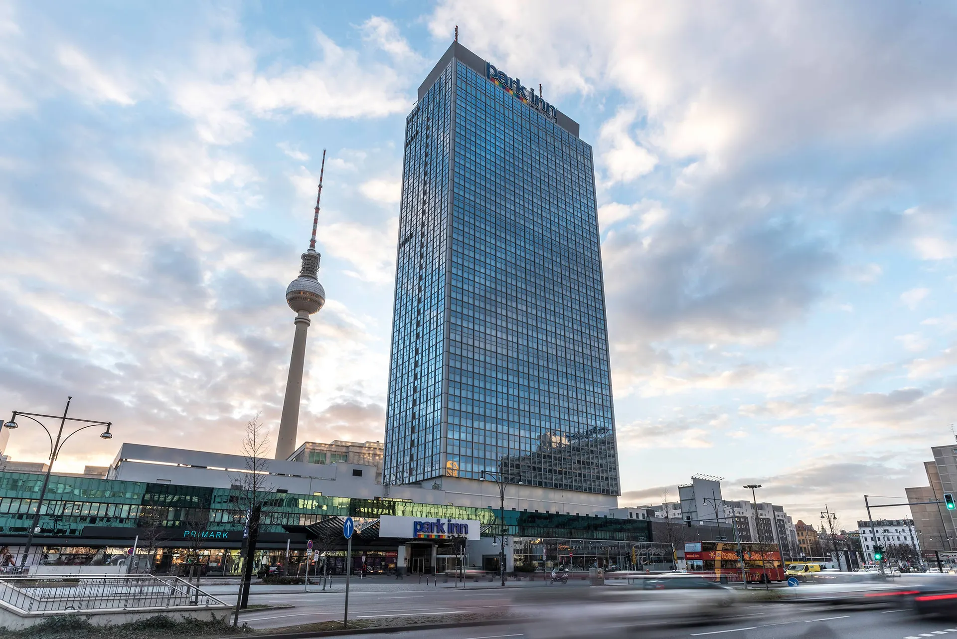 Online bestellen: Hotel Park Inn by Radisson Berlin Alexanderplatz