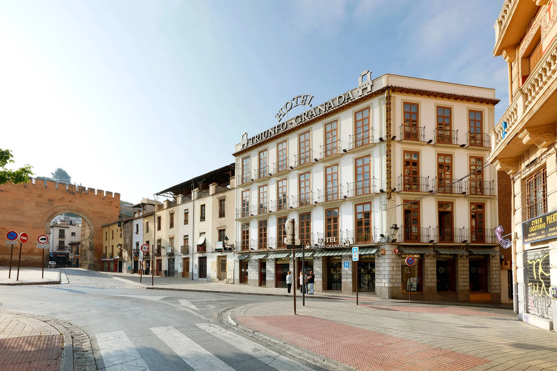 Online bestellen: Hotel Exe Triunfo Granada