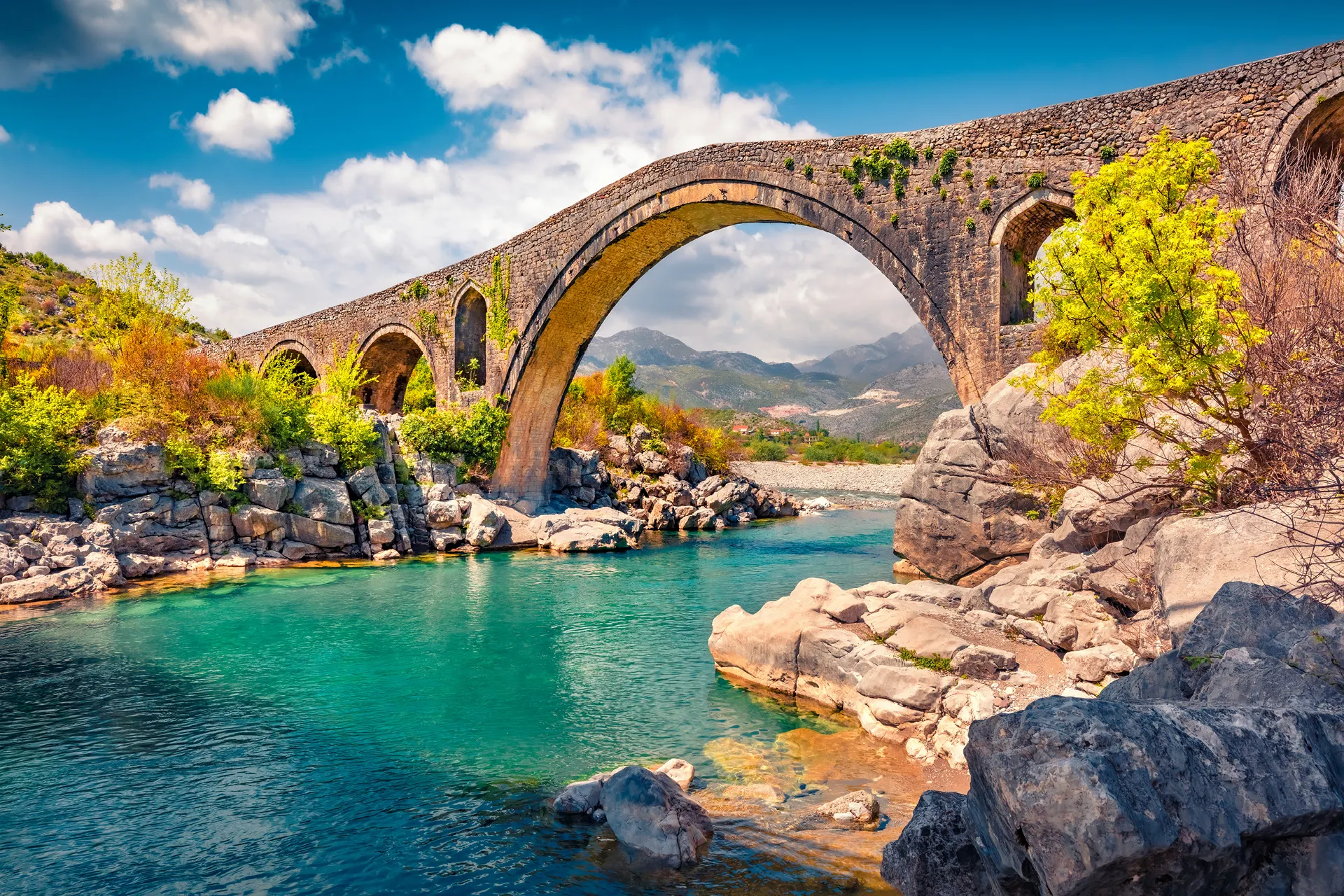 Fly drive Albanië, brug van Shkoder | de Jong Intra Vakanties