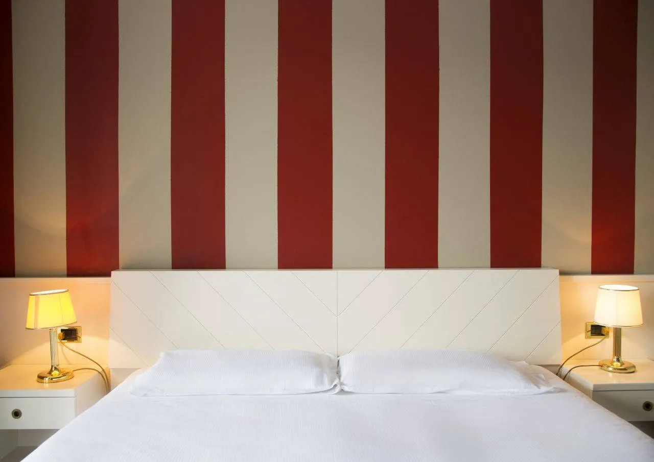 Voorbeeldkamer met bergzicht