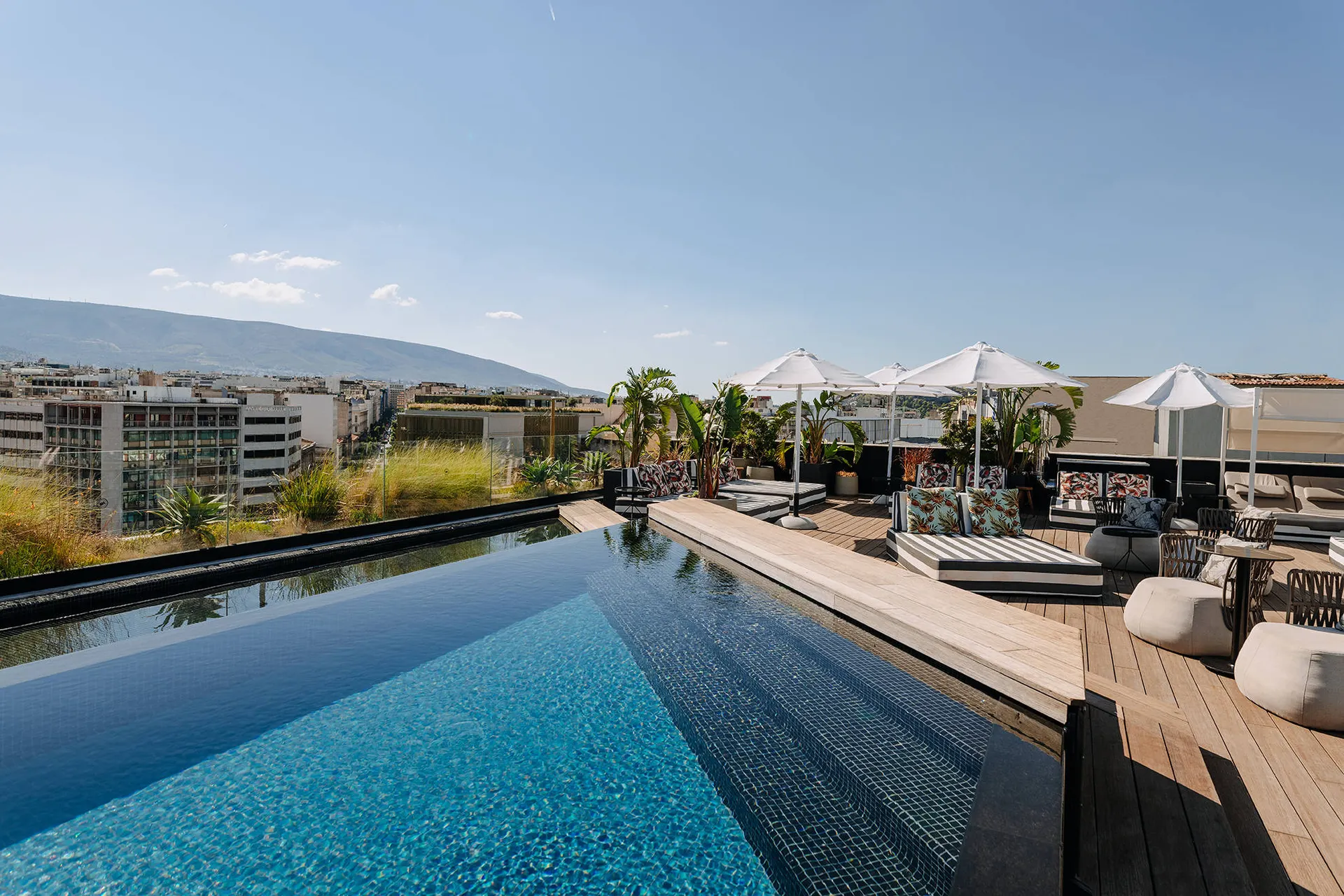 Online bestellen: Skylark, Aluma Hotel & Resort