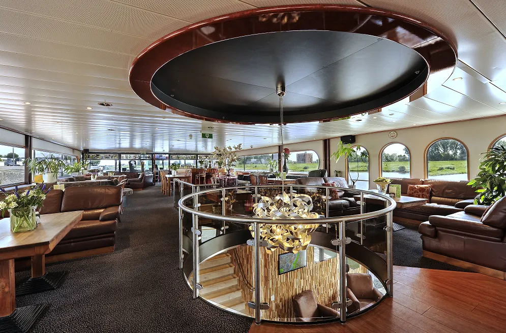 Salvinia lounge