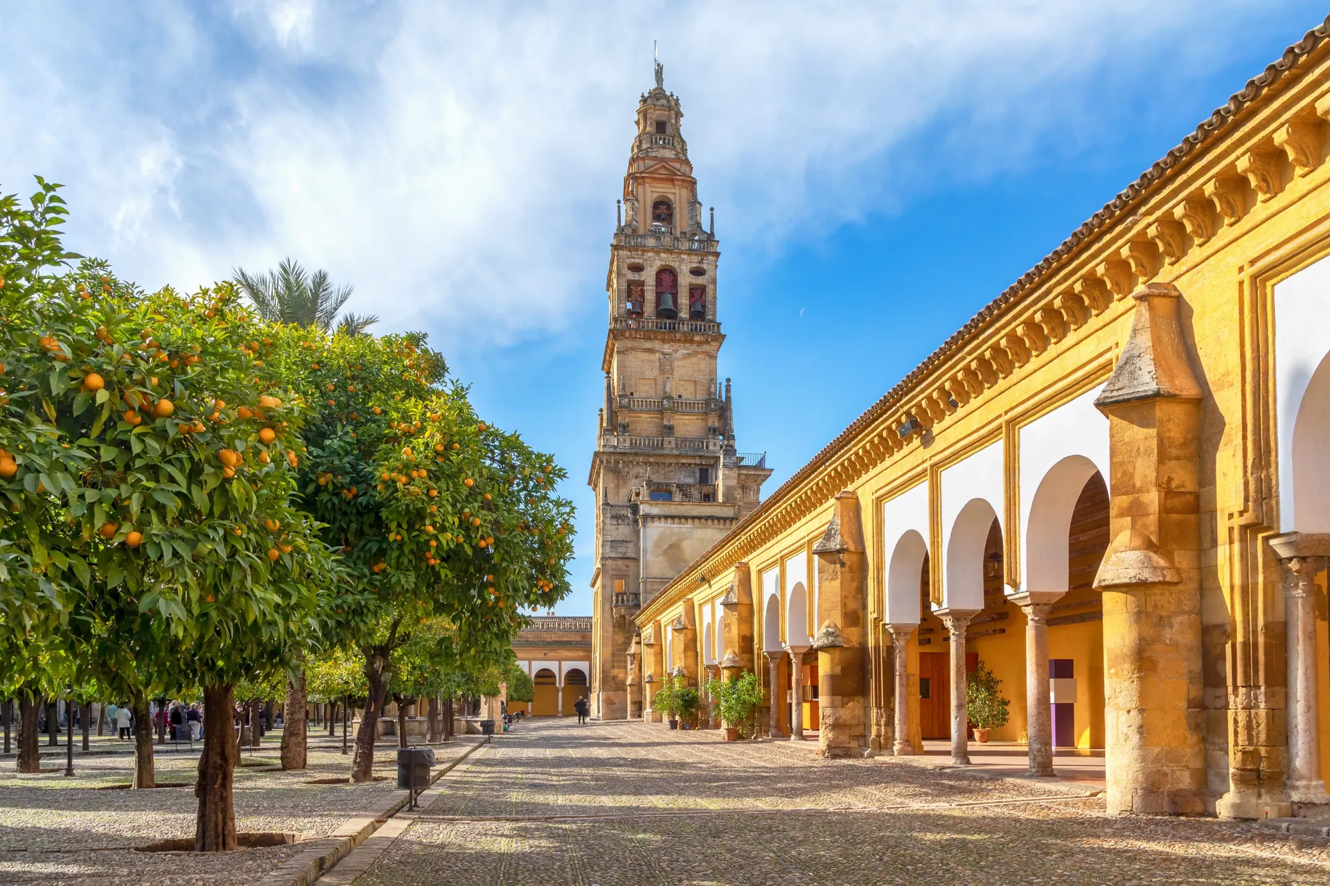 Ontdek de Andalusische steden per trein.