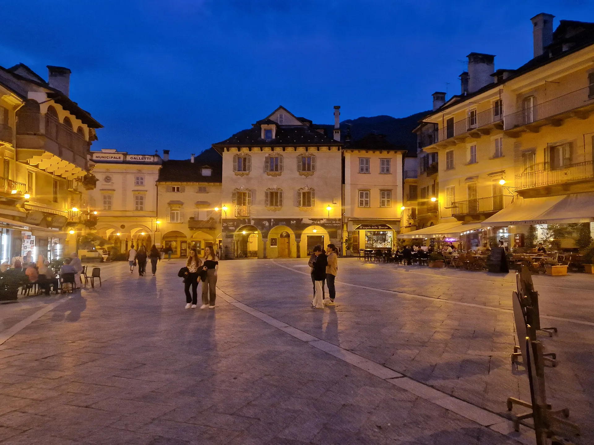 Kerst in Noord-Italië en Zwitserland, Domodossola afbeelding 3