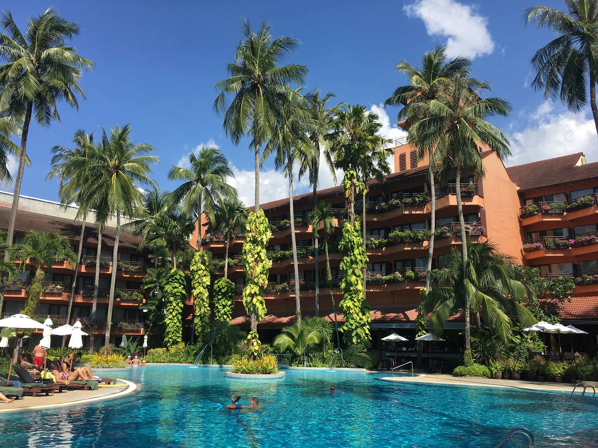 Online bestellen: Courtyard Marriott Phuket, Patong Beach Resort