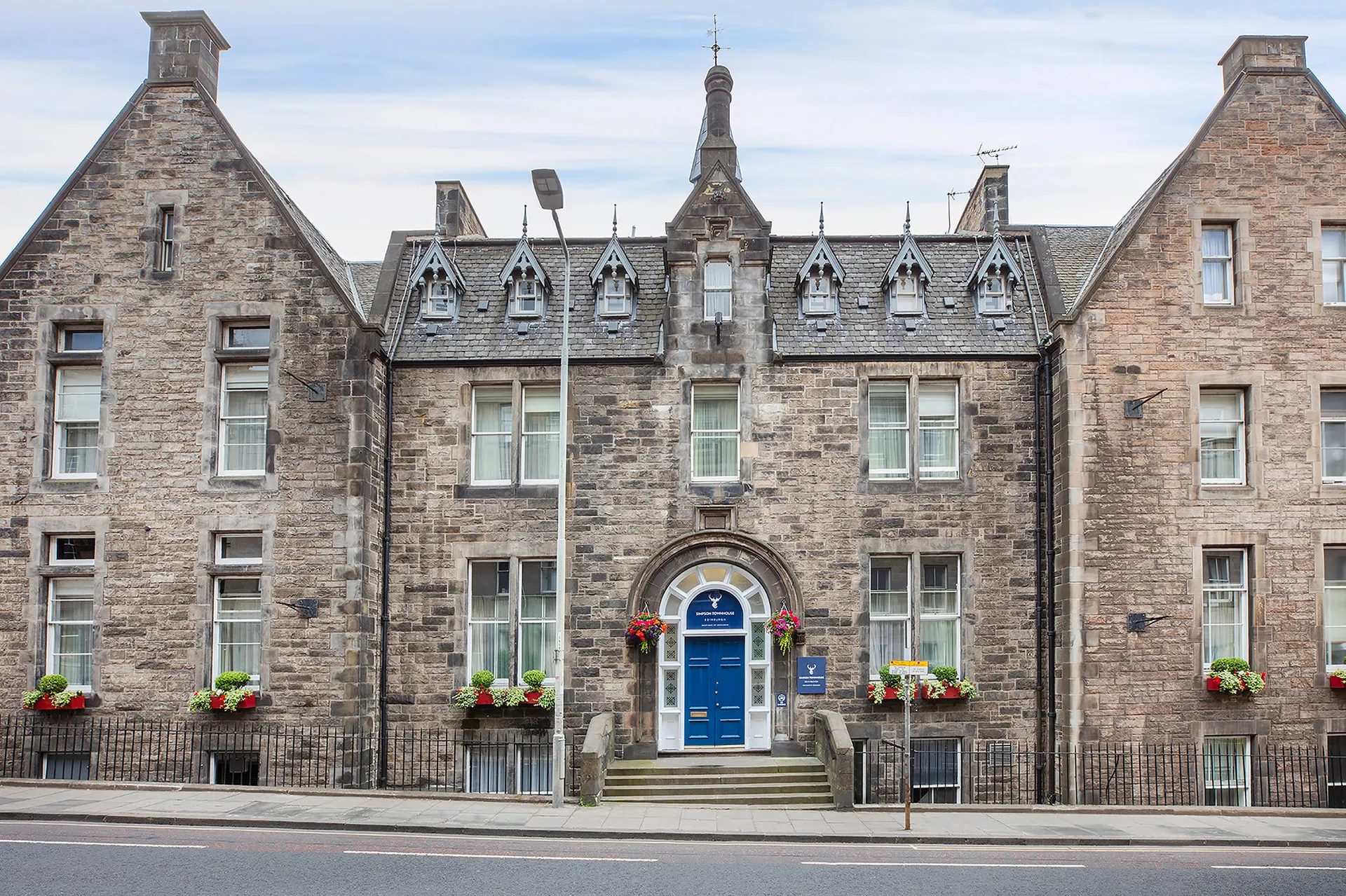 Online bestellen: Leonardo Hotel Edinburgh City