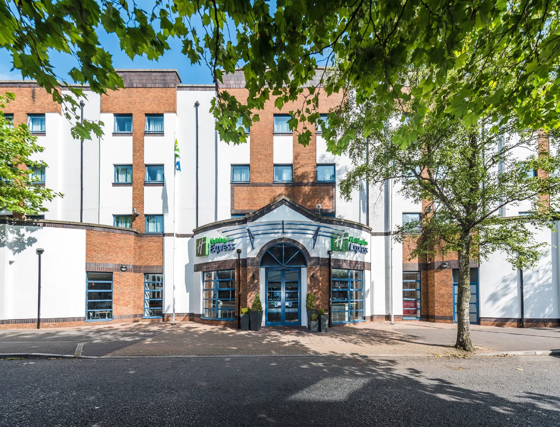 Holiday Inn Express Belfast City - Queen's Quarter.