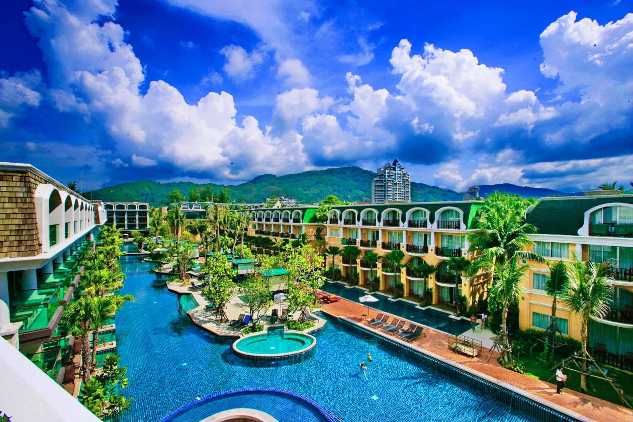 Online bestellen: Phuket Graceland Resort & Spa