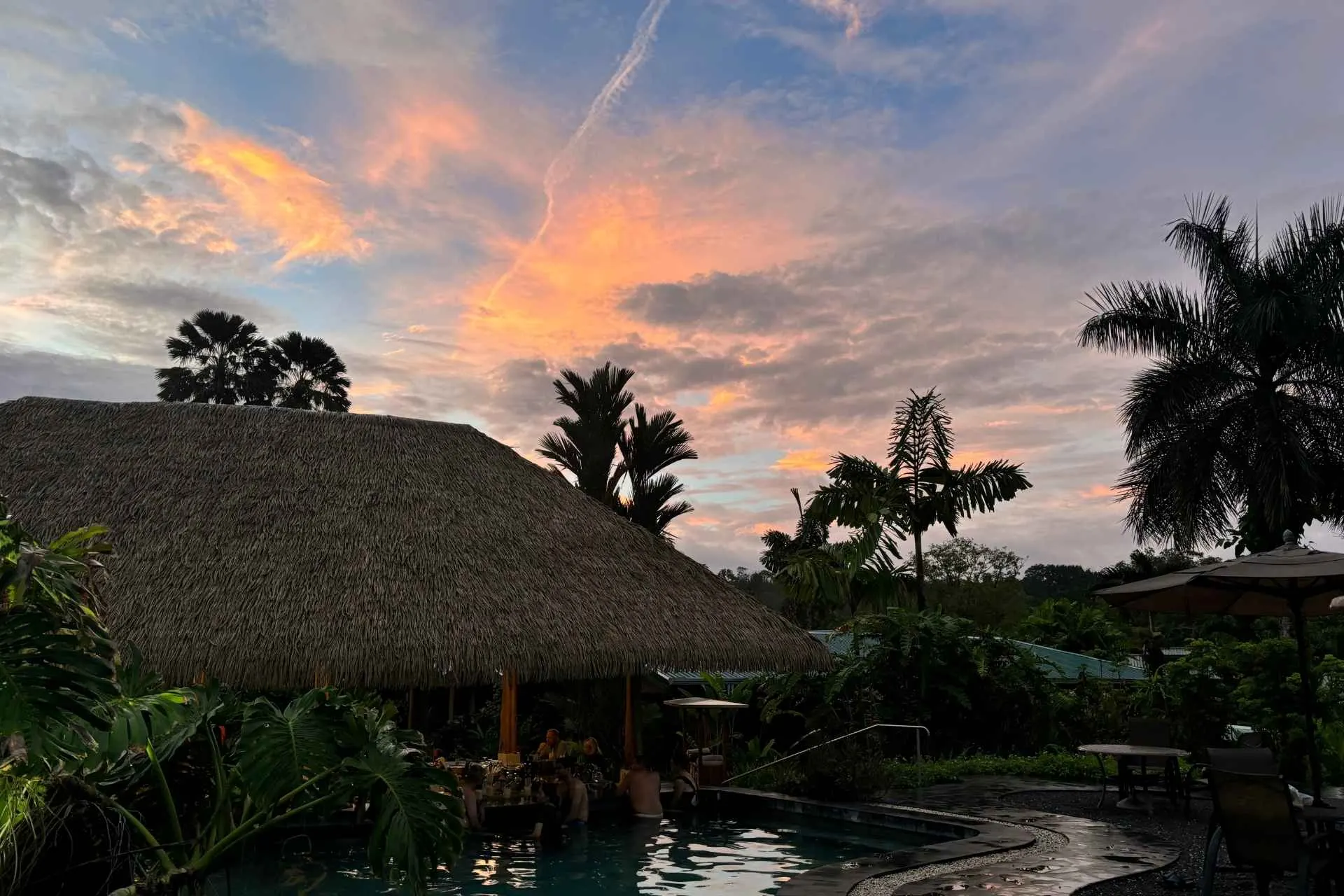 Ontspannen in een hotspring tijdens studiereis Costa Rica | de Jong Intra Vakanties