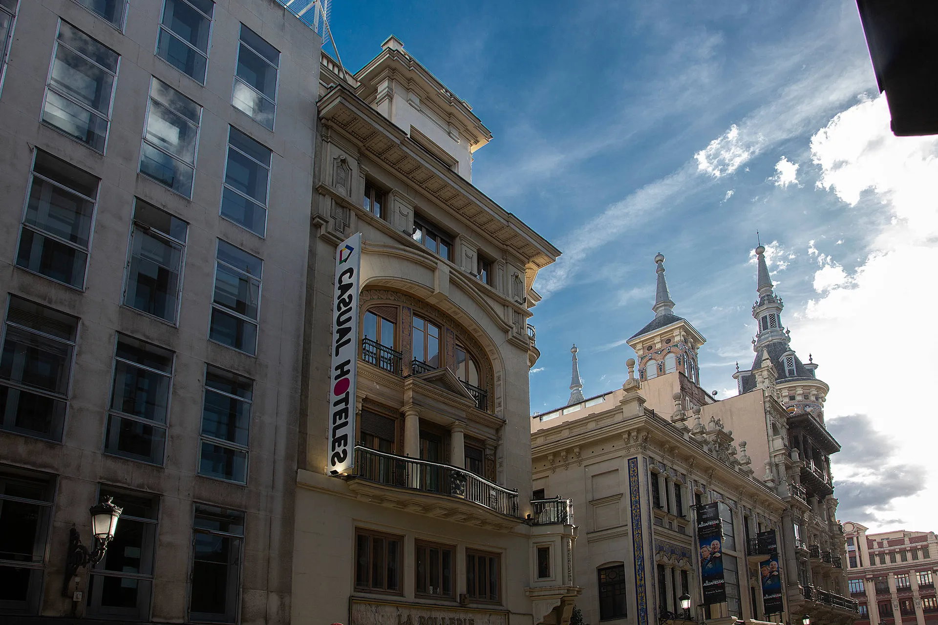 Online bestellen: Hotel Casual del Teatro Madrid