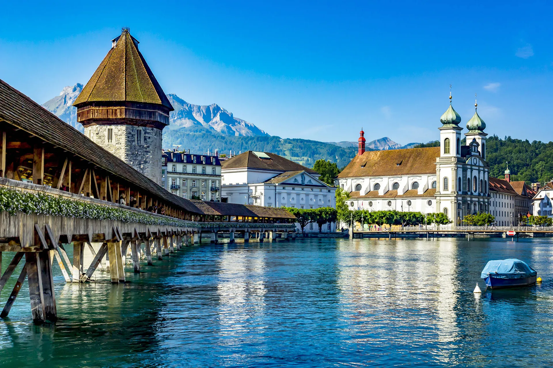 Online bestellen: Hotel Holiday Inn Express Luzern Kriens