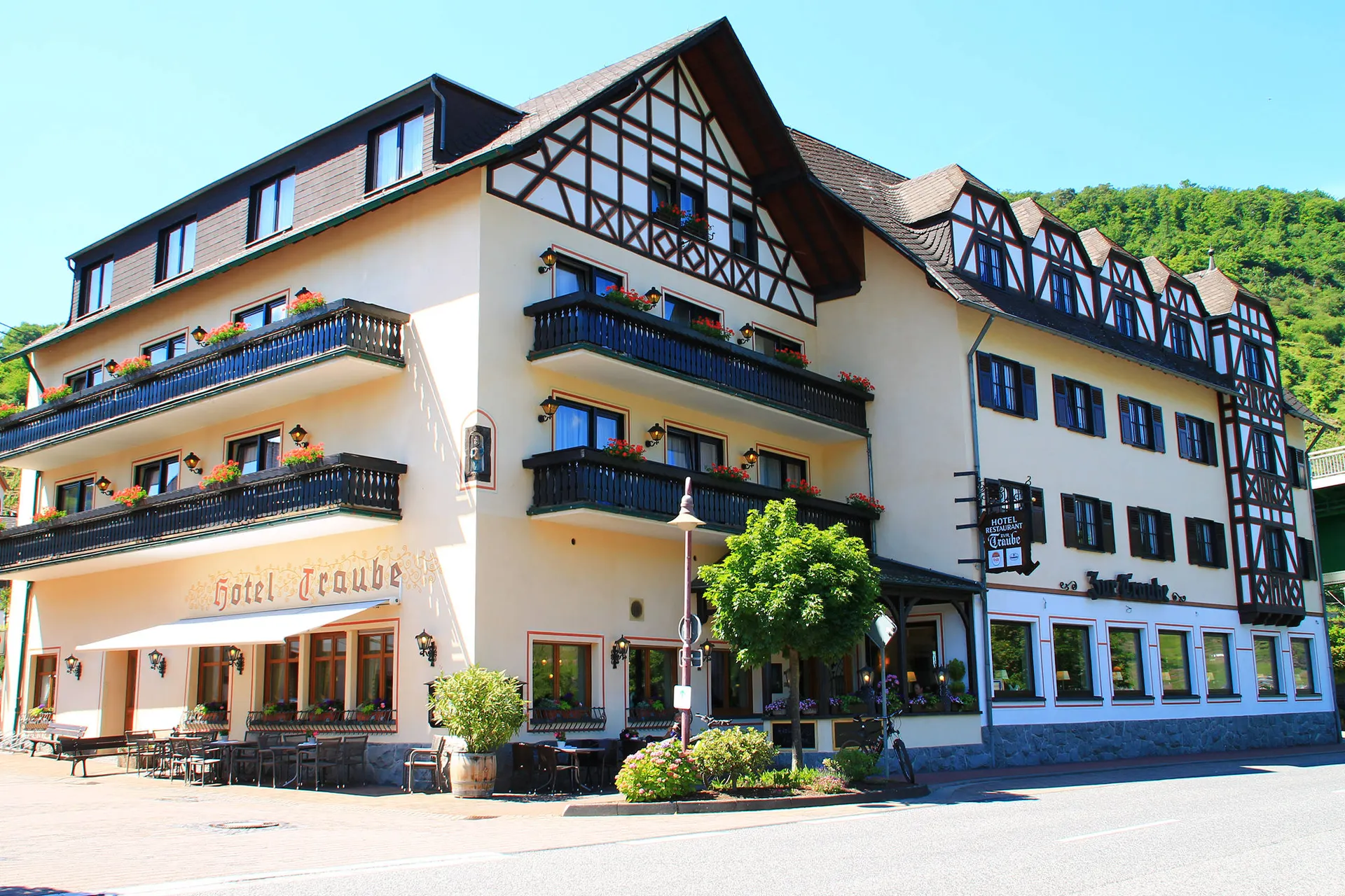 Hotel Traube, Löf