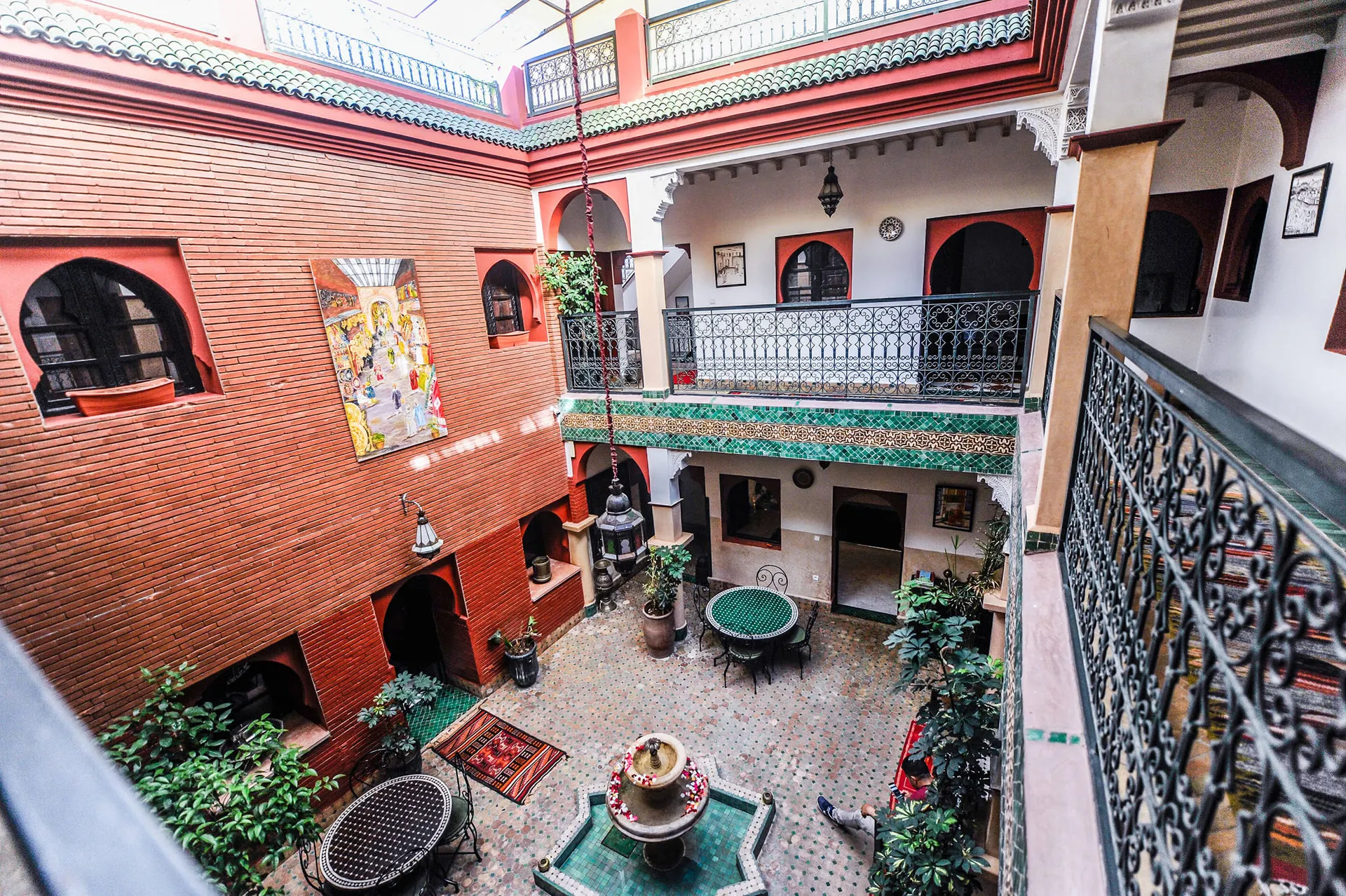 Online bestellen: Hotel Riad Errabii