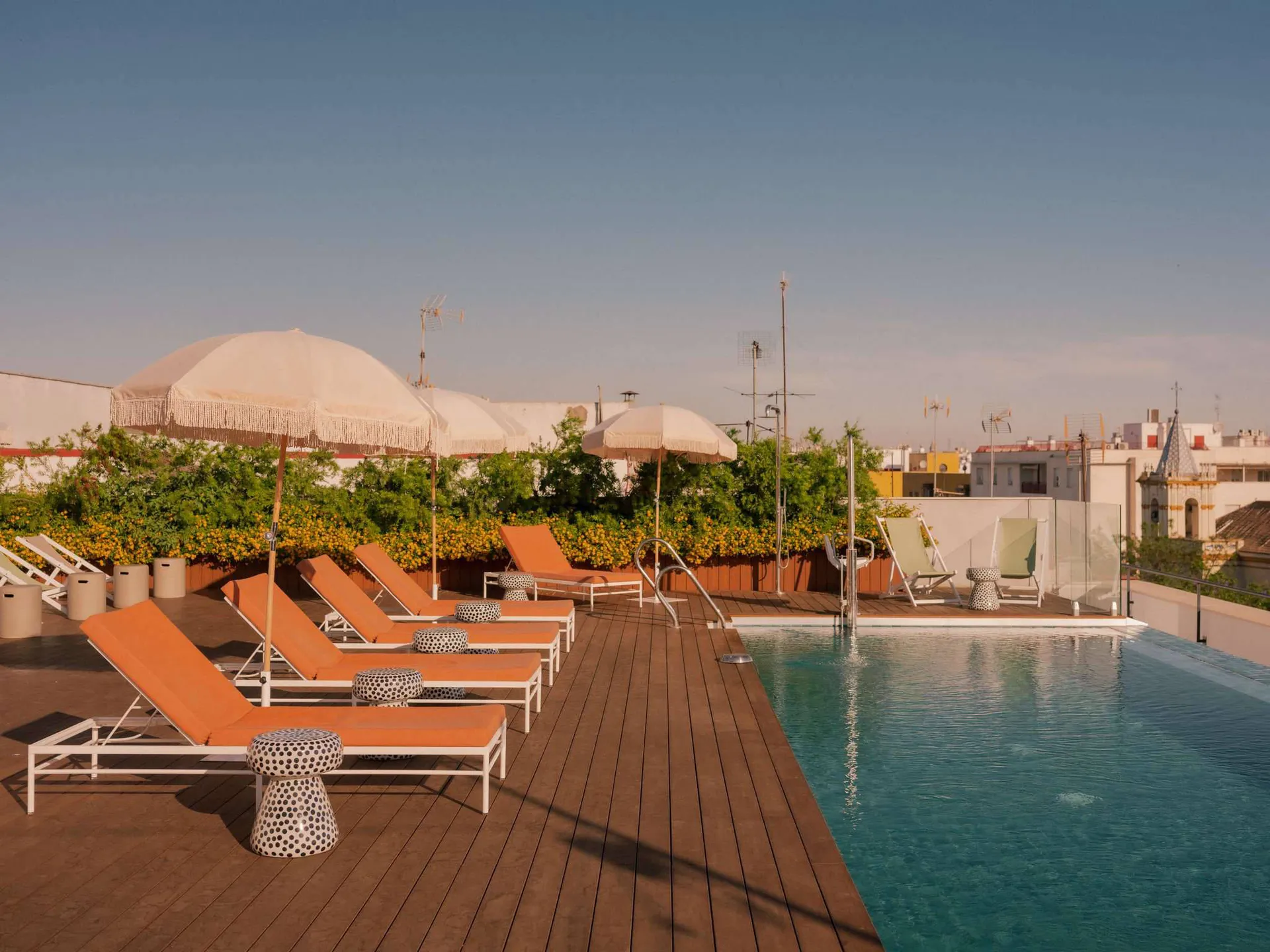 Online bestellen: Hotel Ibis Styles Sevilla City Santa Justa