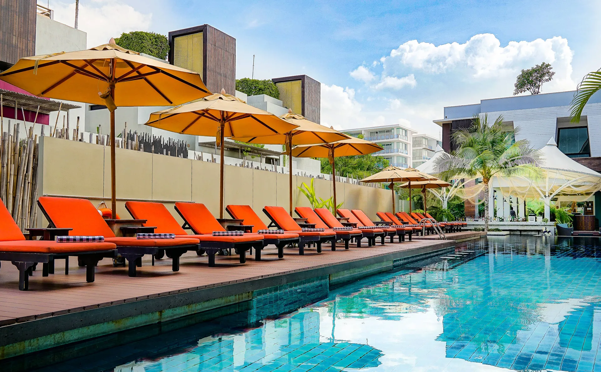 Online bestellen: Loligo Resort Hua Hin +A Fresh Twist By Let's Sea