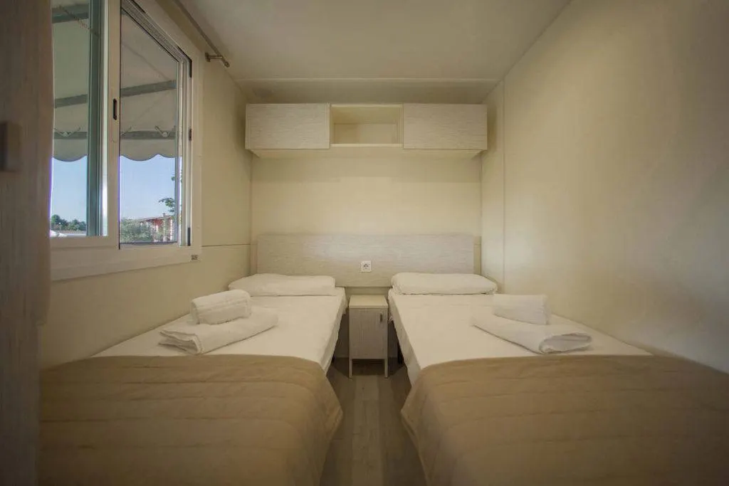 Voorbeeld 4-kamerstacaravan Maxicaravan