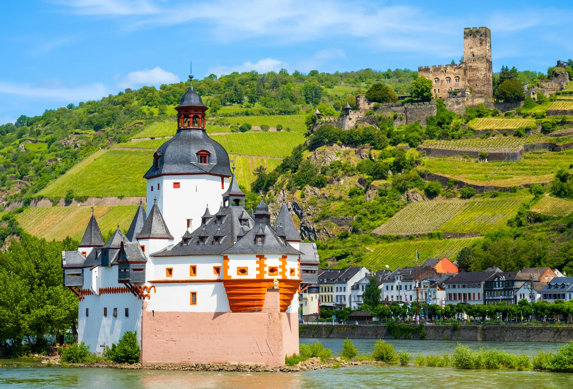 Over de Rijn naar Rüdesheim.