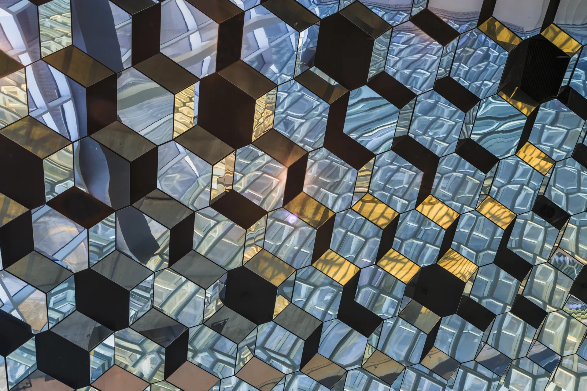 Stedentrip Reykjavik, Harpa, Stedentrips, IJsland | de Jong Intra Vakanties
