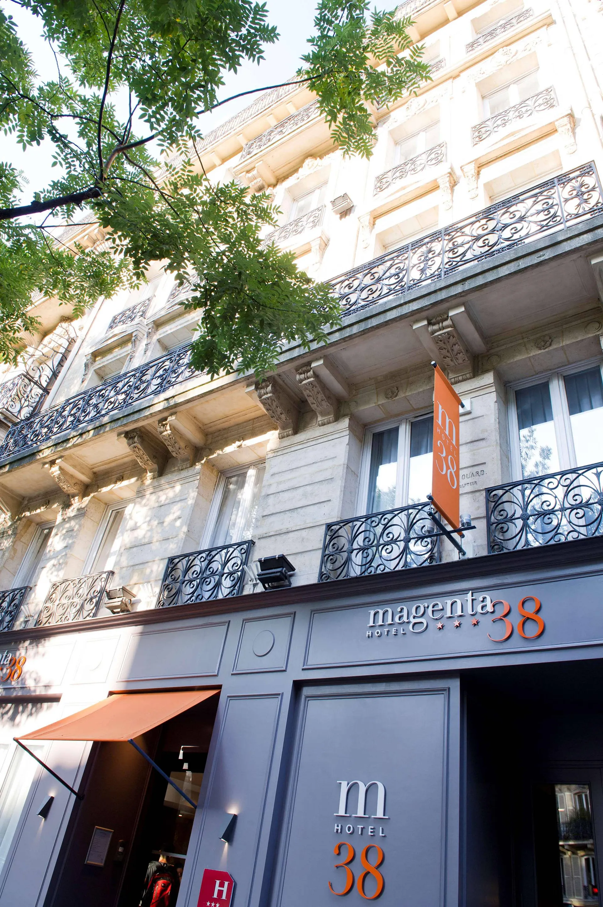 Online bestellen: Hotel Magenta 38 by HappyCulture