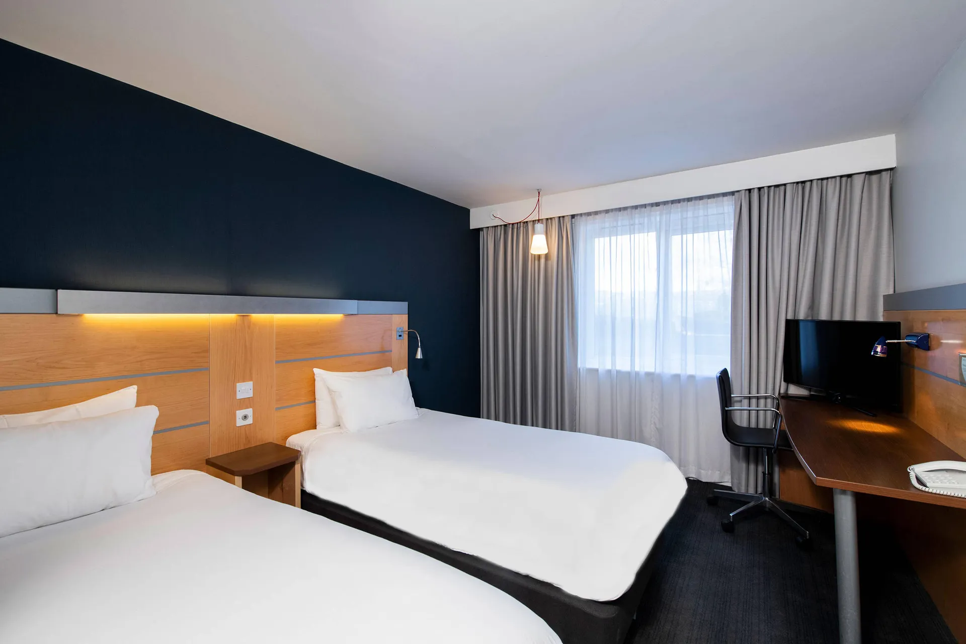 Online bestellen: Hotel Holiday Inn Express Edinburgh Royal Mile