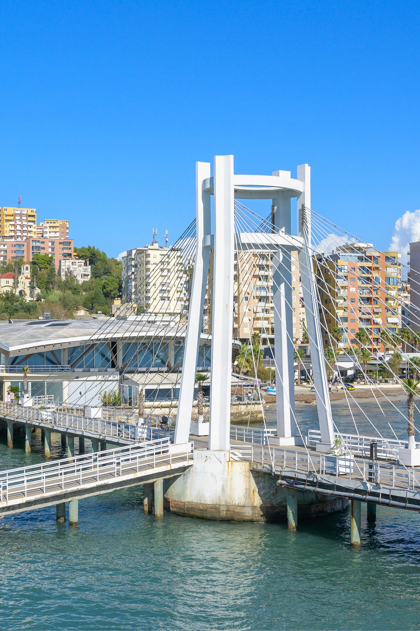 Vakantie Albanië, pier en promenade Dürres, Albanië | de Jong Intra Vakanties