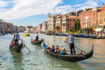 Venetië gondels