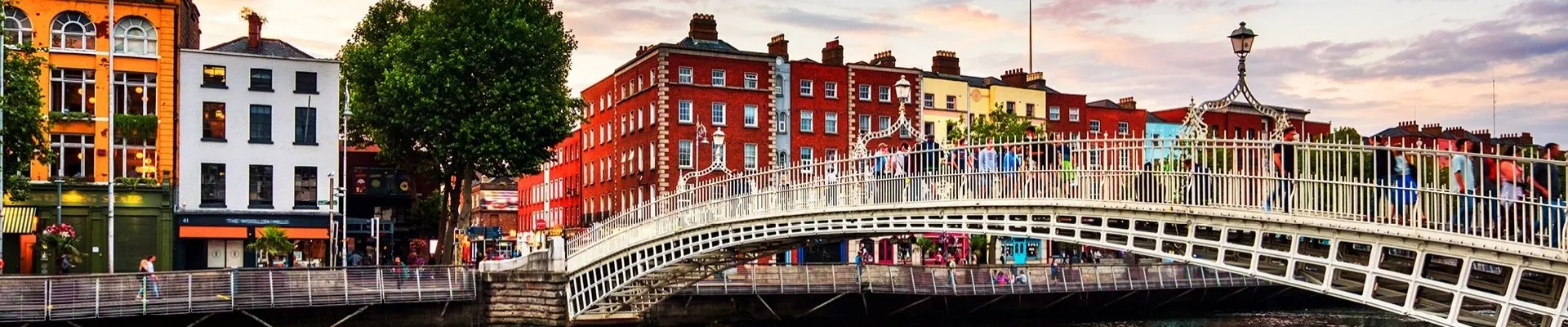 Stedentrip Dublin, Ha Penny Bridge, Dublin, Ierland | de Jong Intra Vakanties