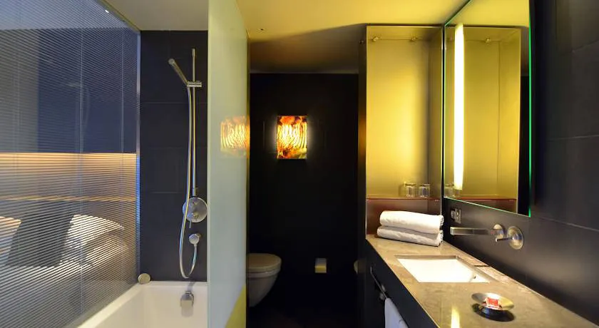 Badkamer met bad