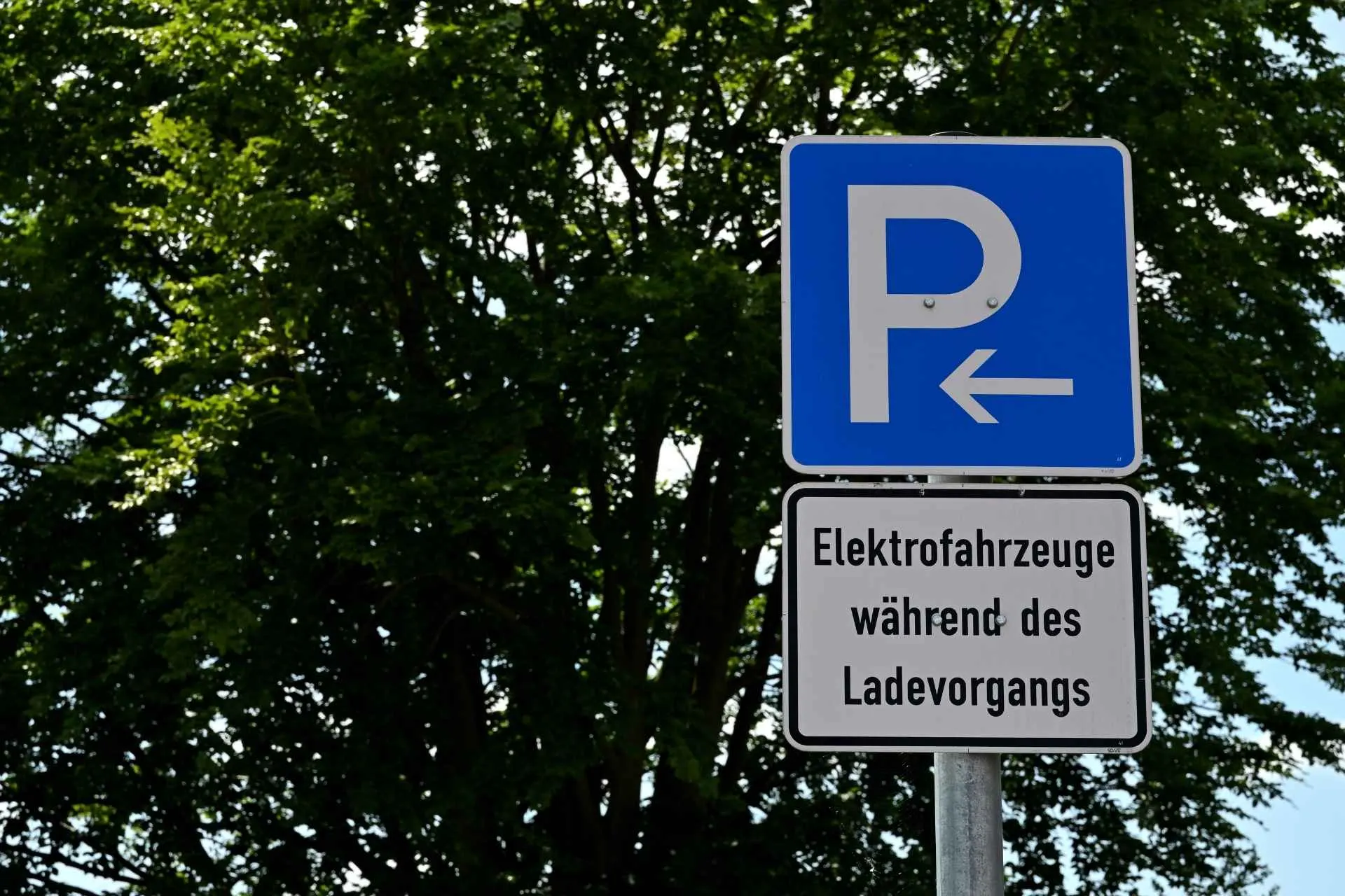 Praktische tips over met de auto naar Duitsland: parkeren in steden met de Jong Intra Vakanties