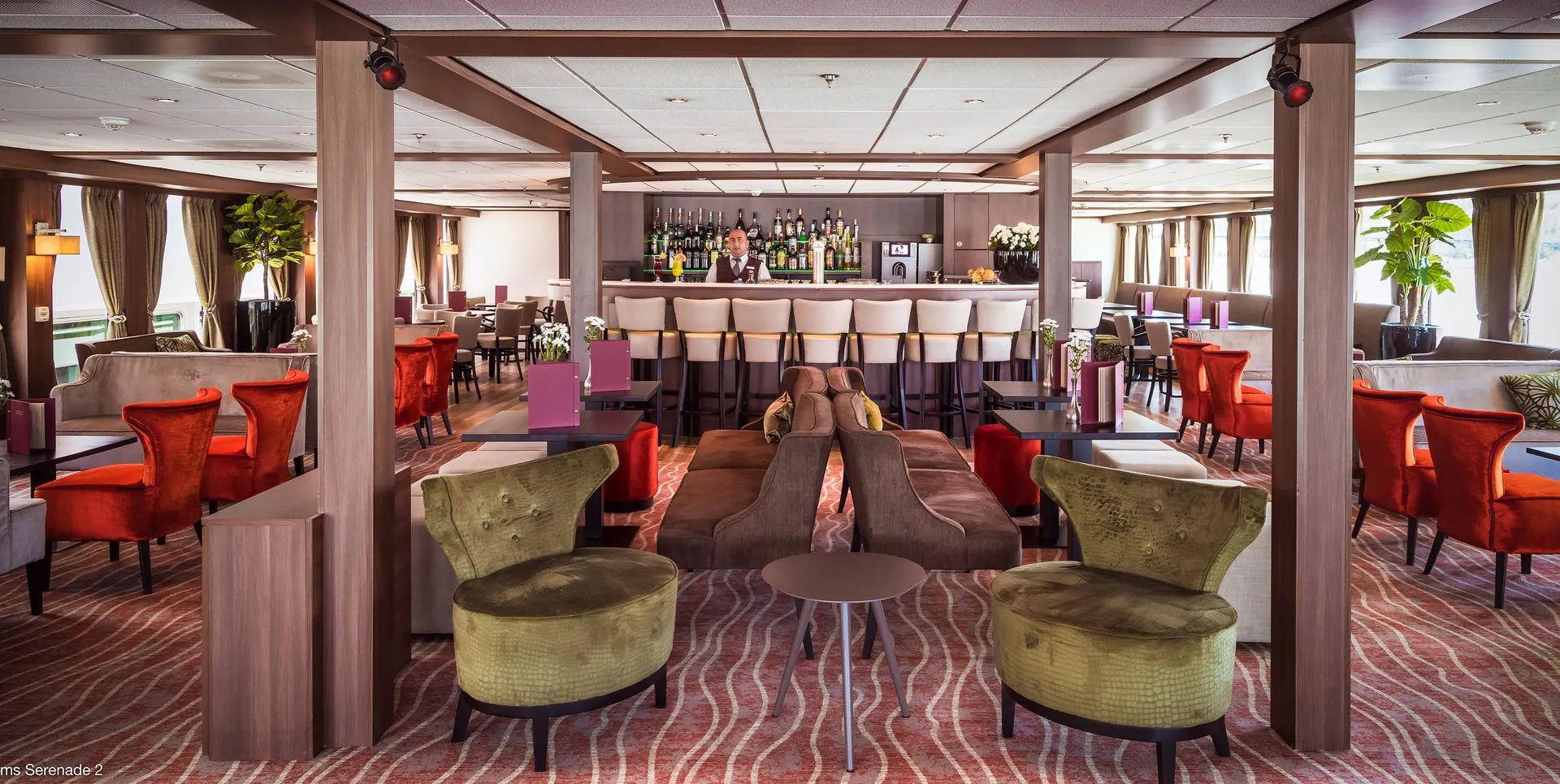 Serenade 2 lounge