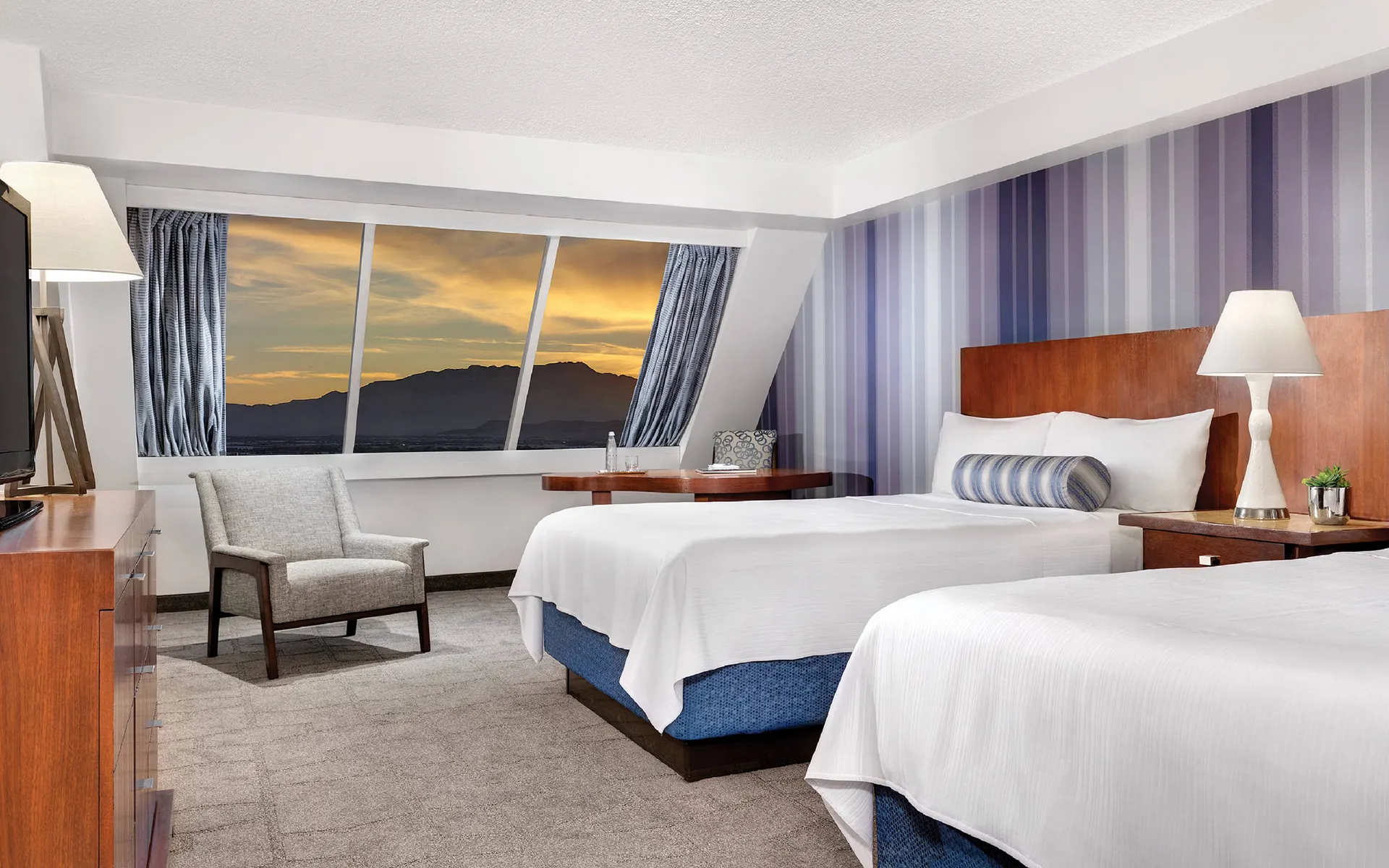 Luxor Hotel & Casino