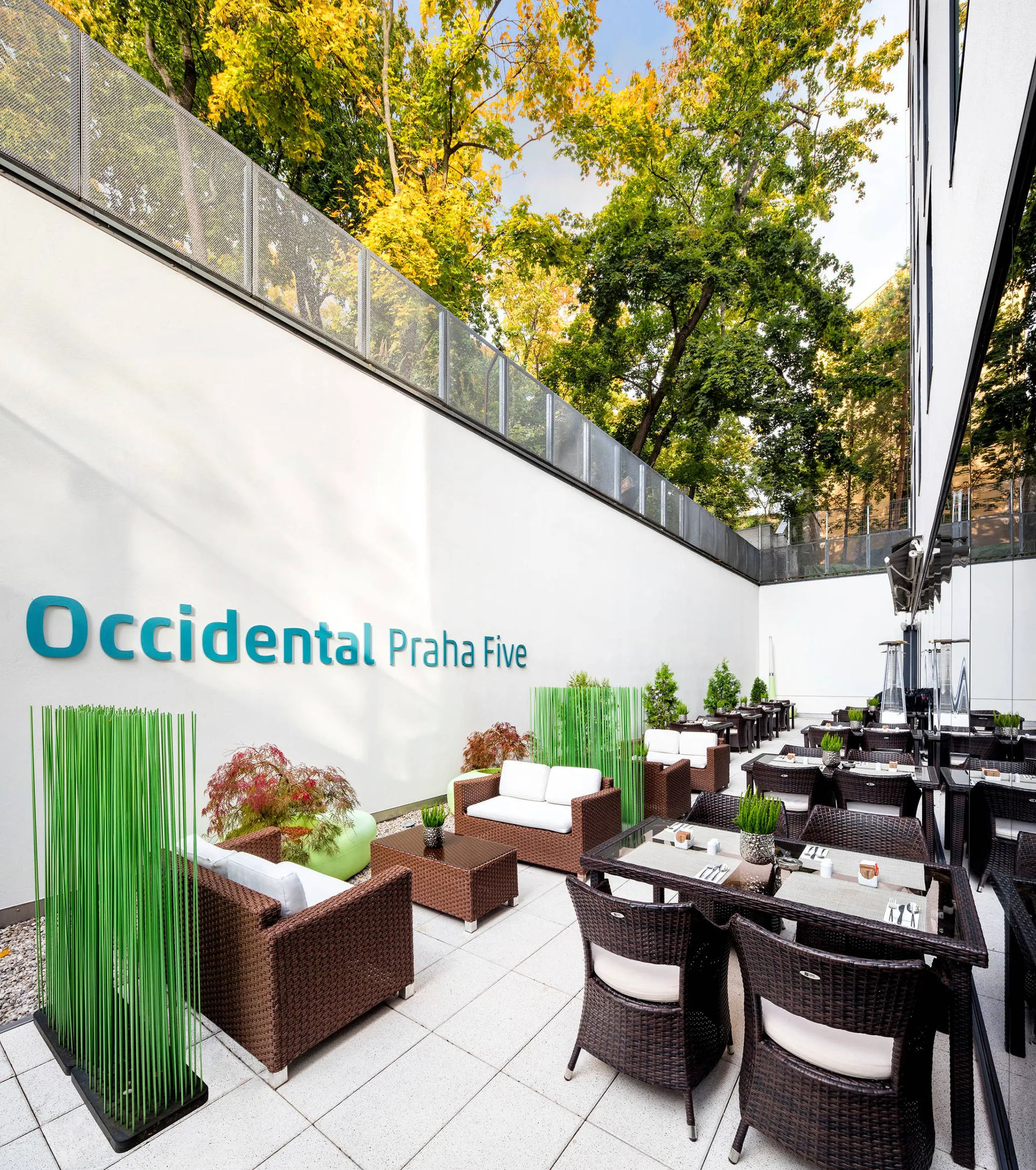 Online bestellen: Hotel Occidental Praha Five