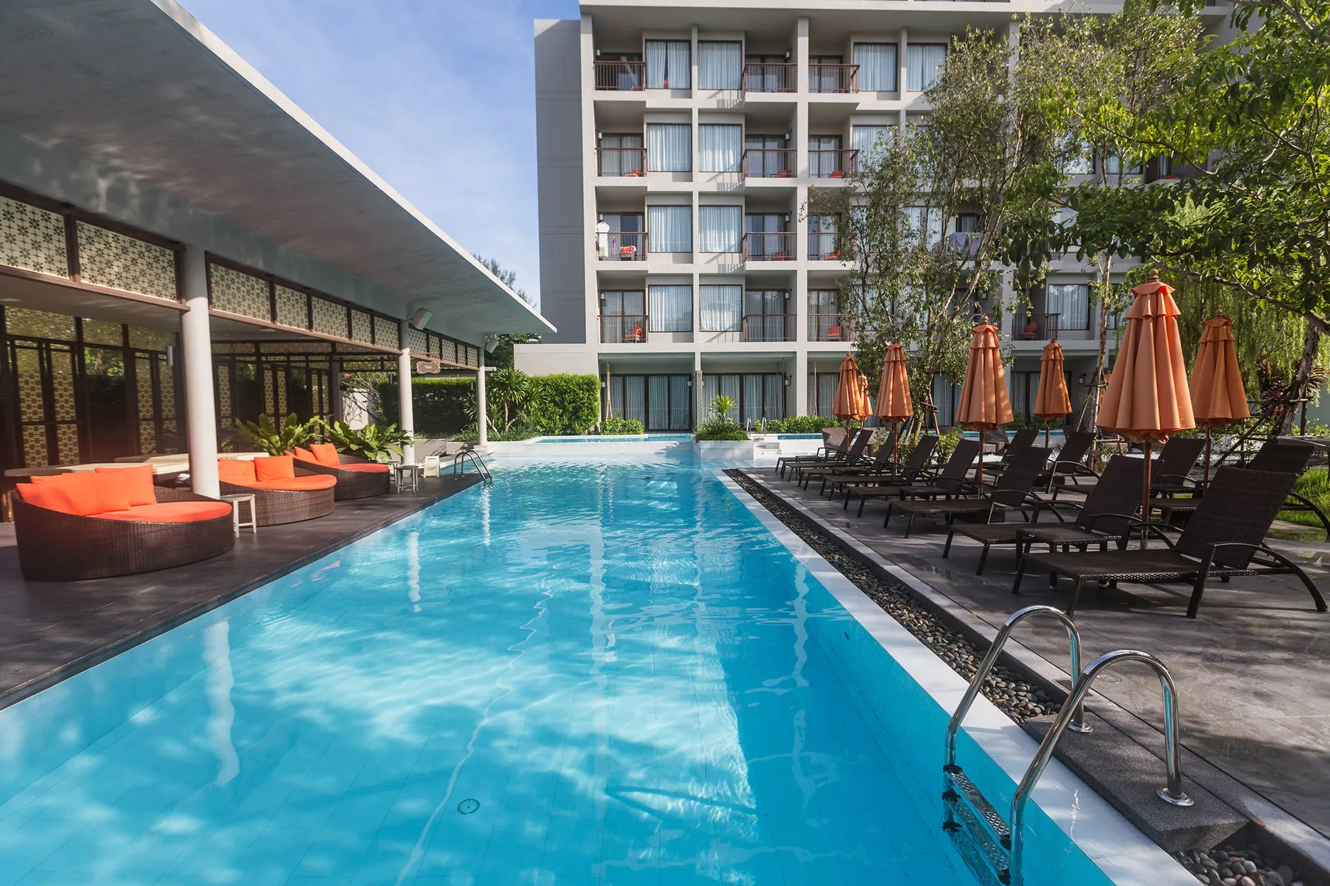 Online bestellen: Proud Phuket Hotel