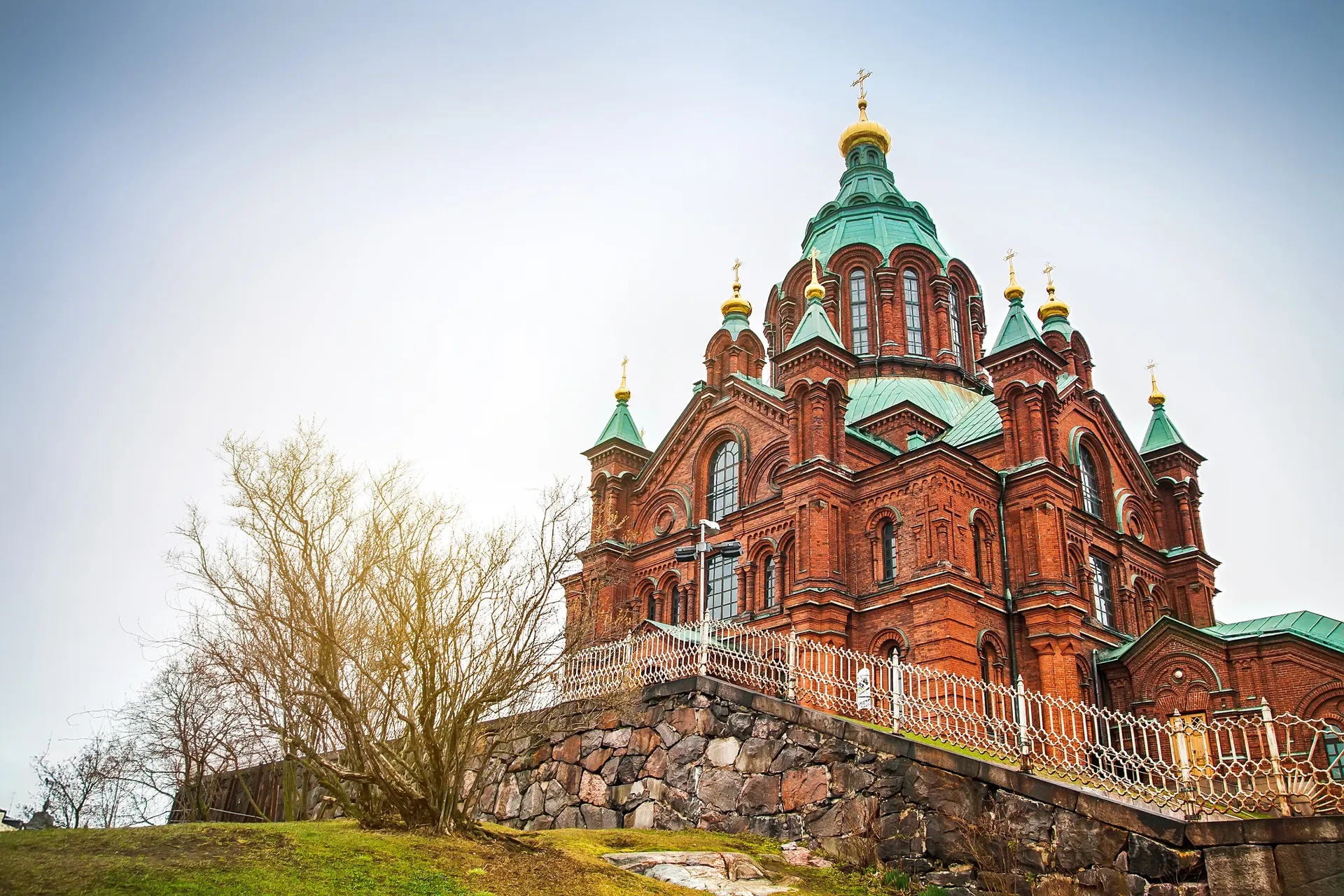 Stedentrip Helsinki, Uspenski kathedraal, Helsinki, Finland | de Jong Intra Vakanties