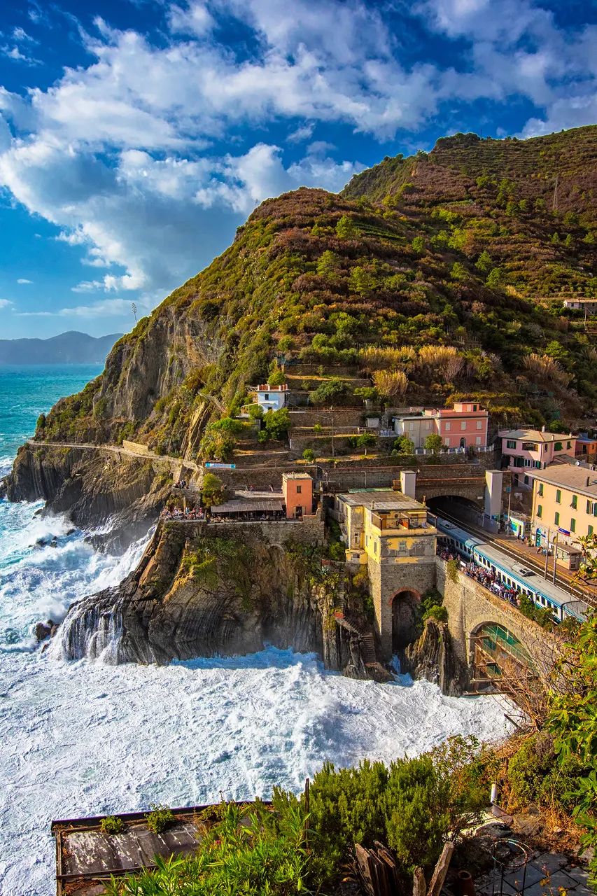 Treinrondreizen Cinque Terre, treinstation Riomaggiore, treinrondreizen Italië | de Jong Intra Vakanties