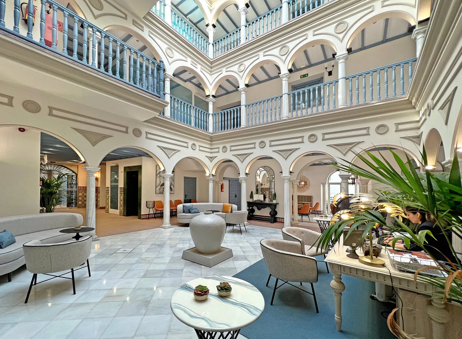 Online bestellen: Hotel Itaca Sevilla