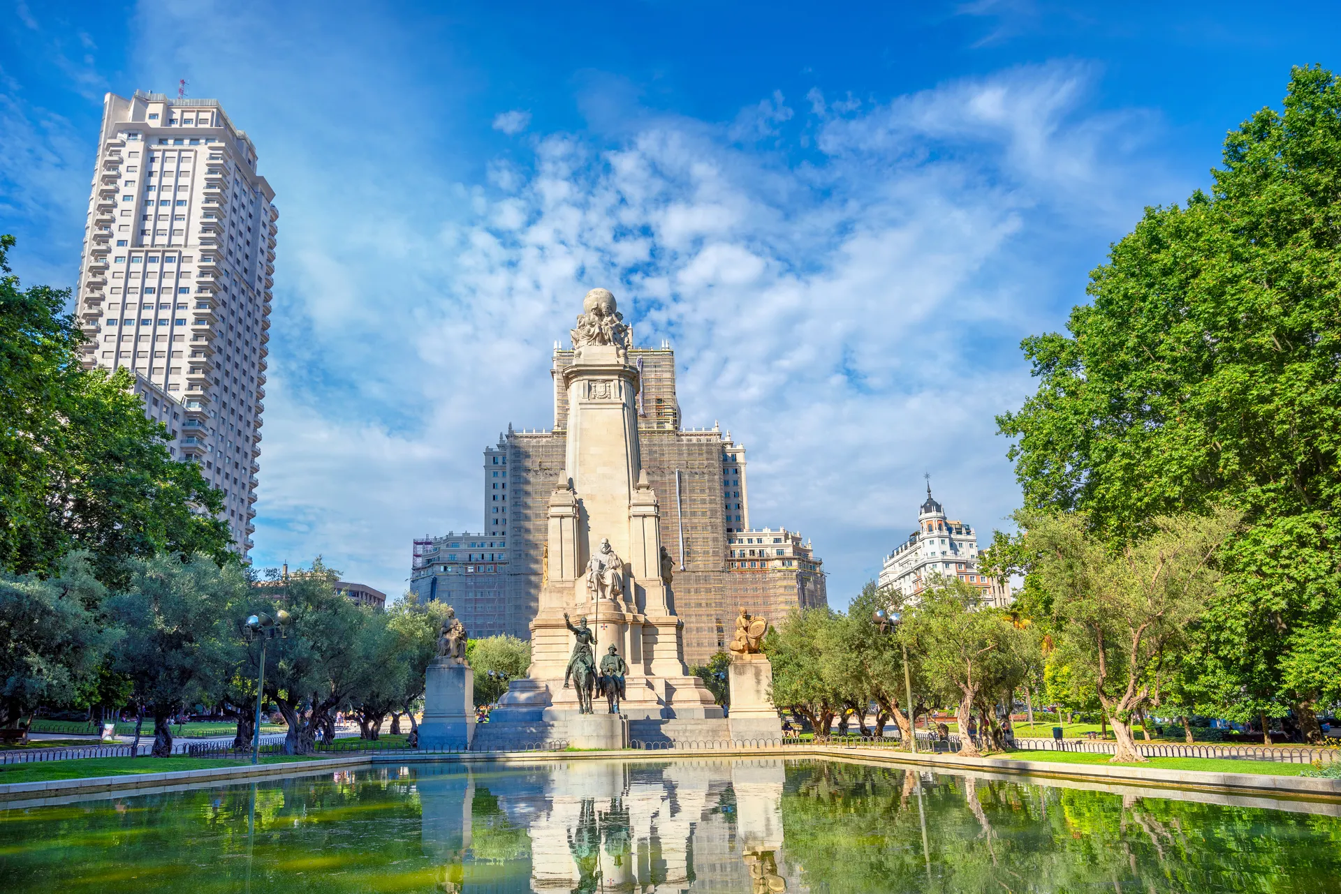 Stedentrip Madrid, Plaza de Espana, Madrid, Spanje | de Jong Intra Vakanties