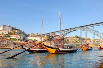 Op de rivier de Douro kan je verschillende mooie boottochtjes maken