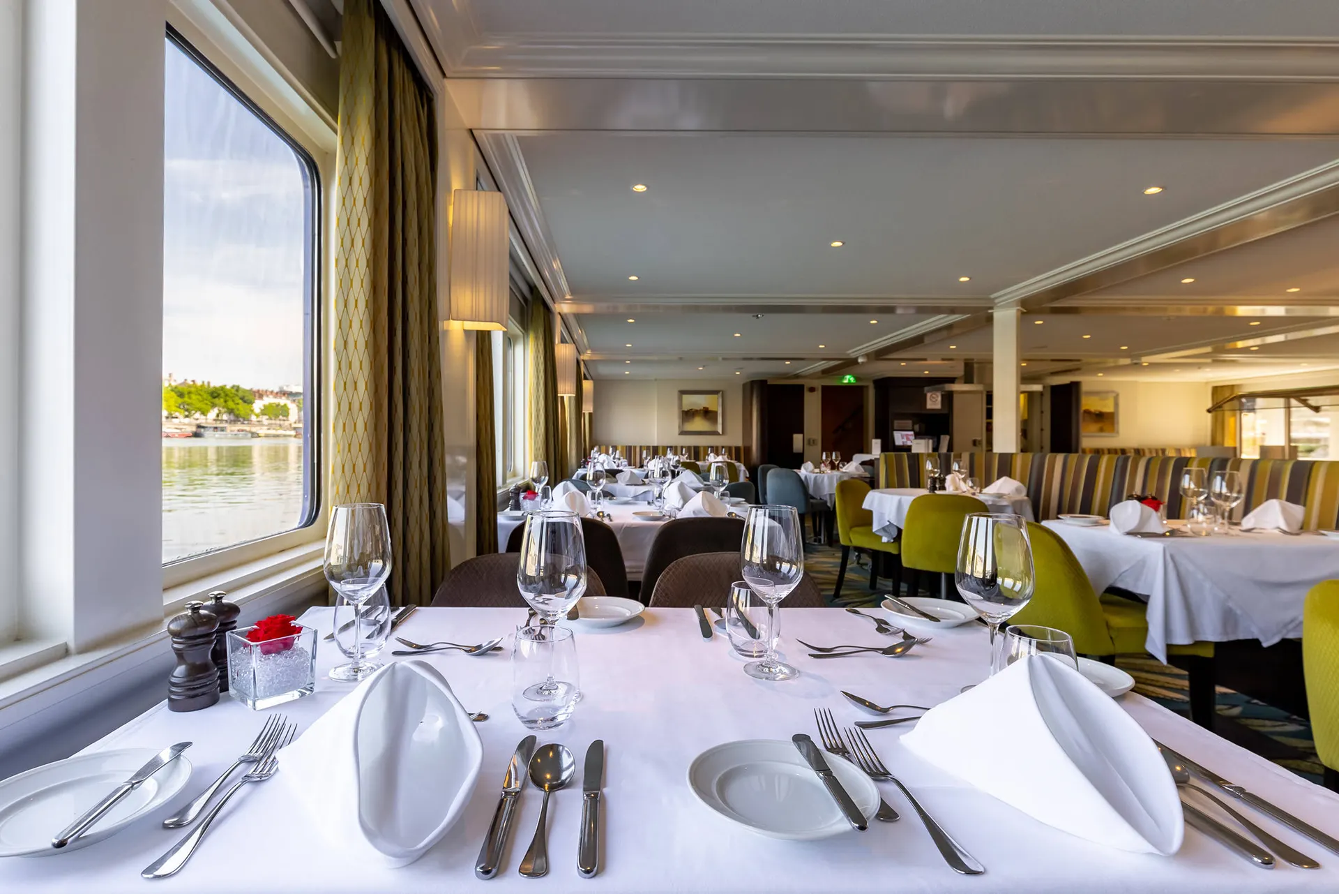 Monarch Princess_Restaurant