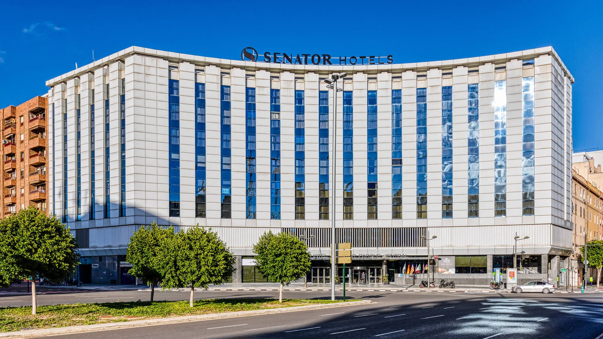 Online bestellen: Hotel Senator Parque Central