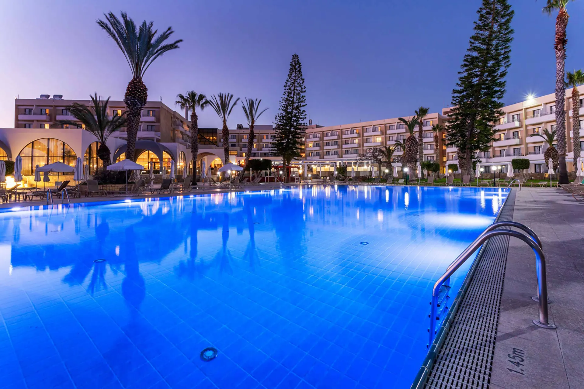 Online bestellen: Louis Phaethon Beach Hotel