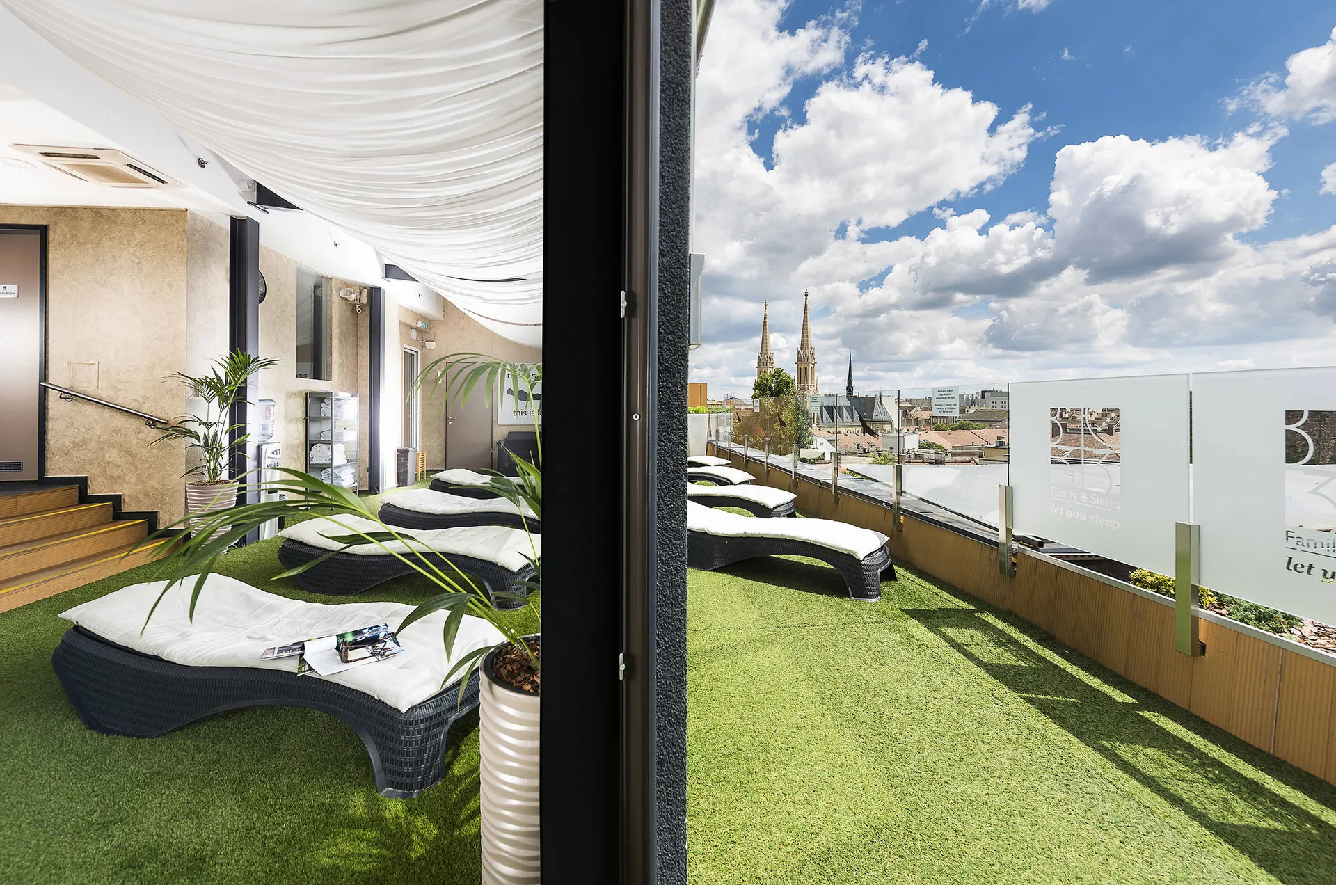 
<span>Bo33 Hotel Family & Suites</span>
