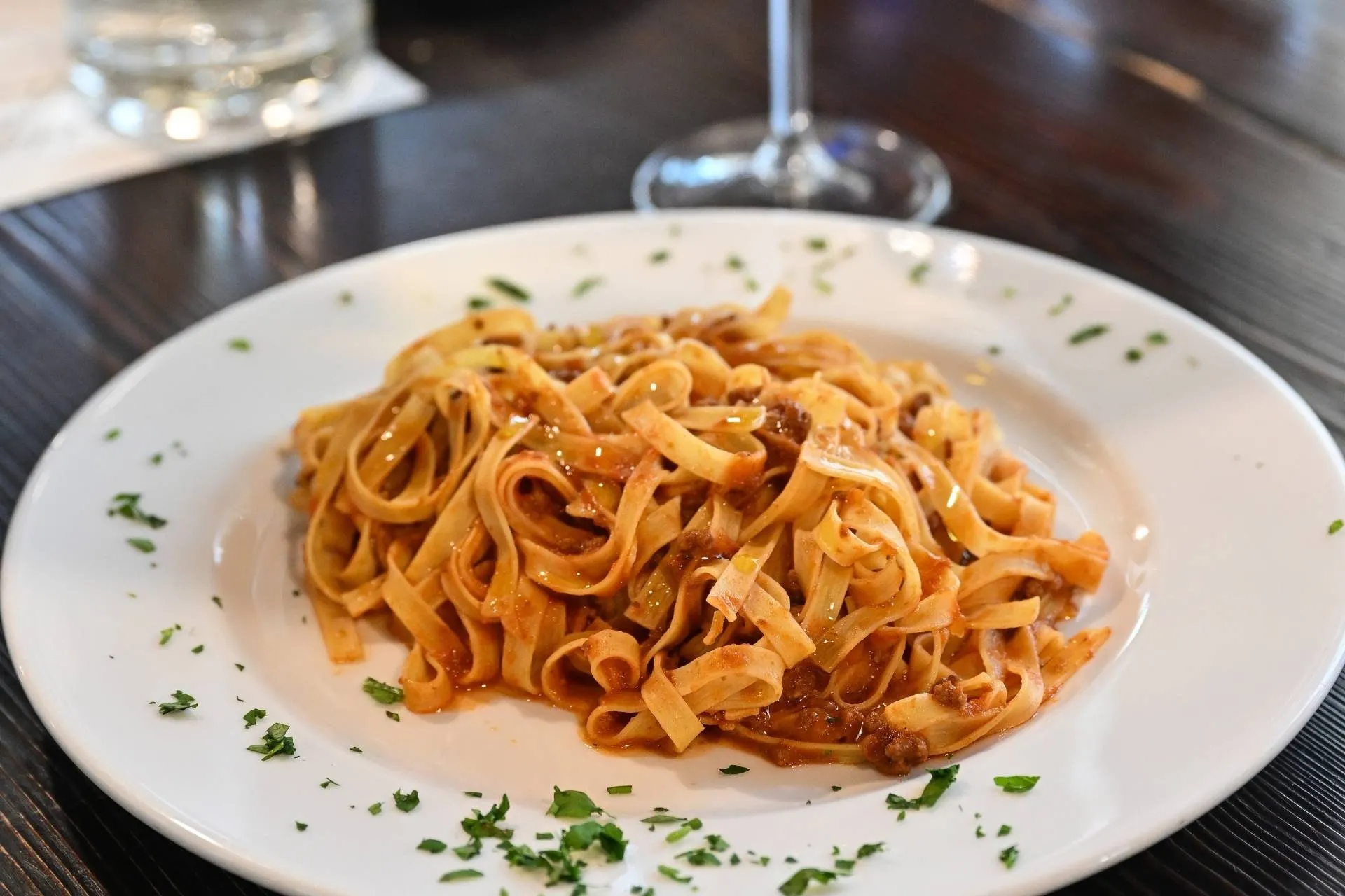 Geniet van Tagliatelle al ragù in Italië met de Jong intra Vakanties