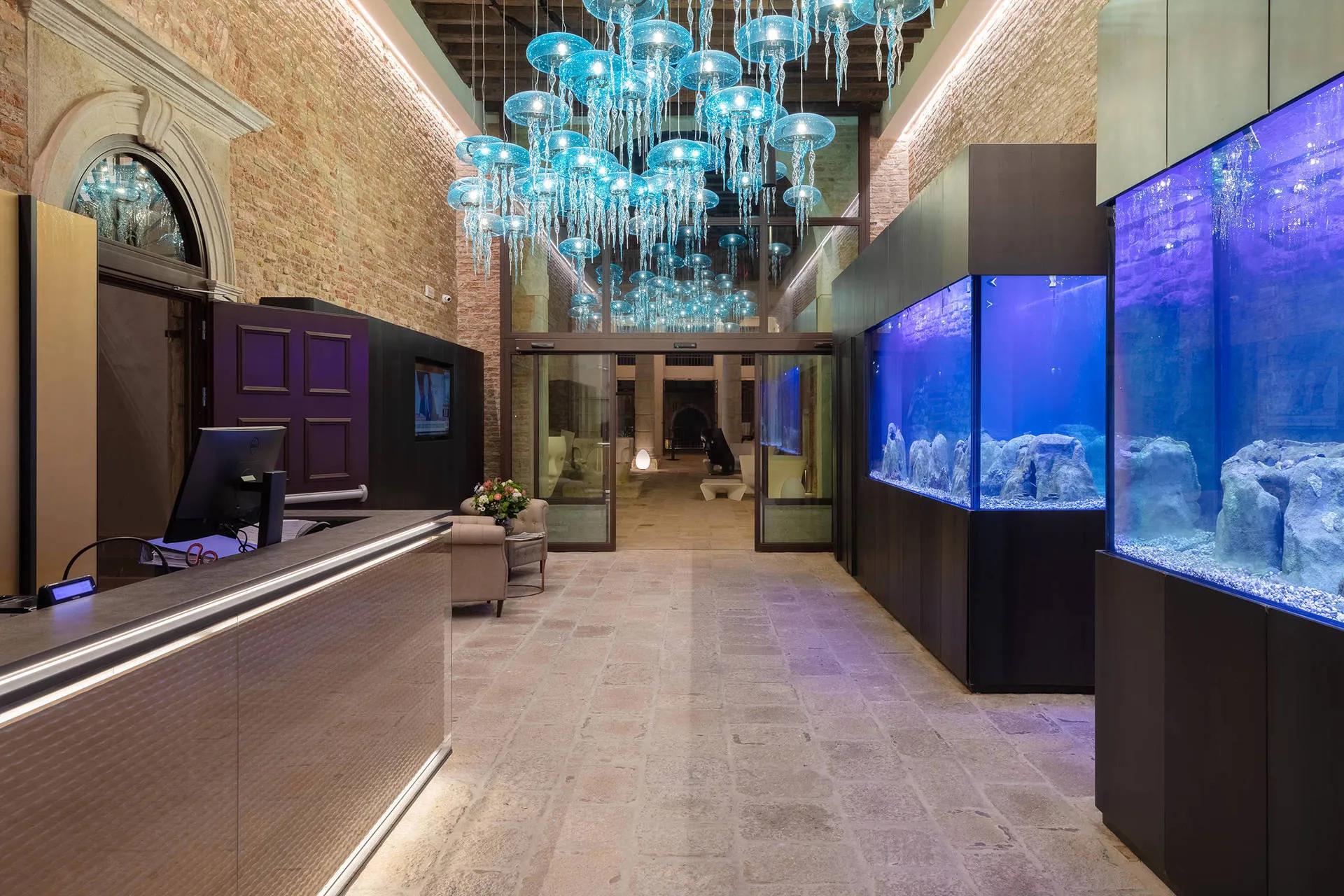 hotel-aquarius